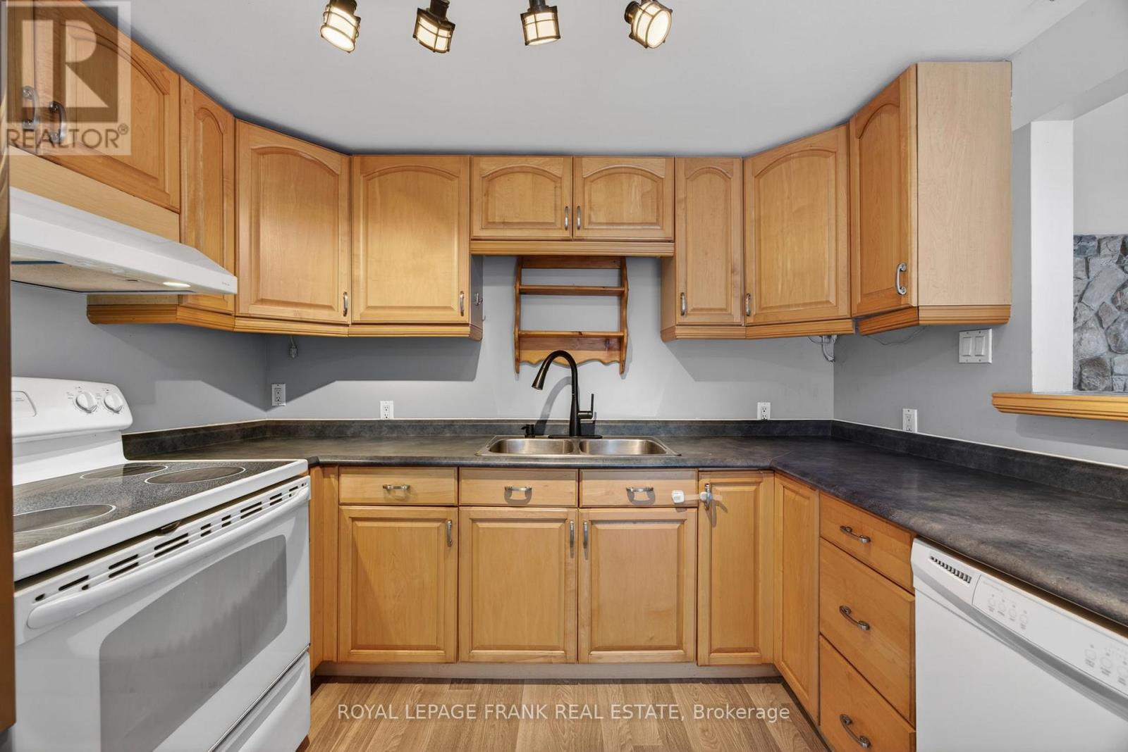 3576 John Street, Ramara, Ontario  L0K 1B0 - Photo 24 - S12640382