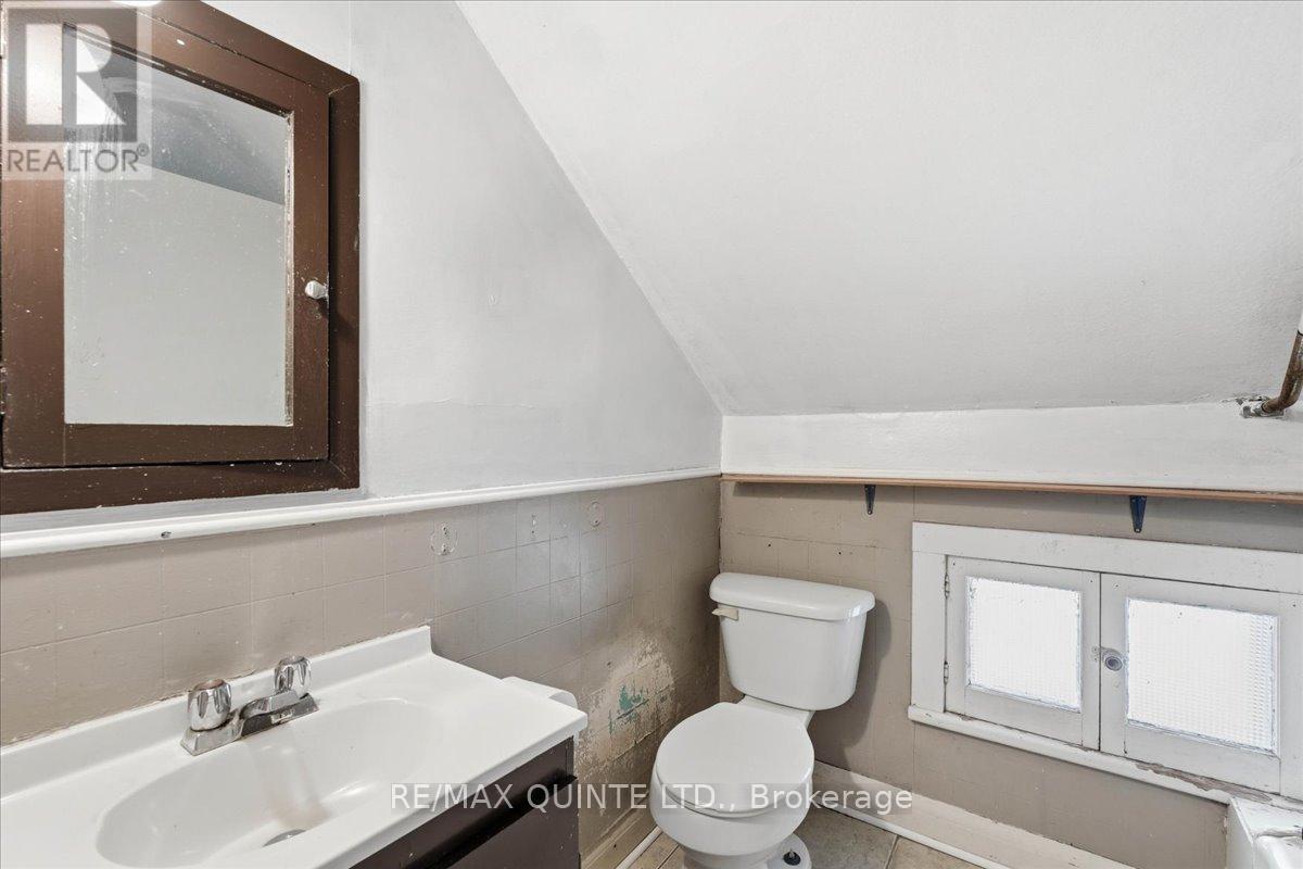 80 St Charles Street, Belleville, Ontario K8P 2W4 - Photo 18 - X12680748