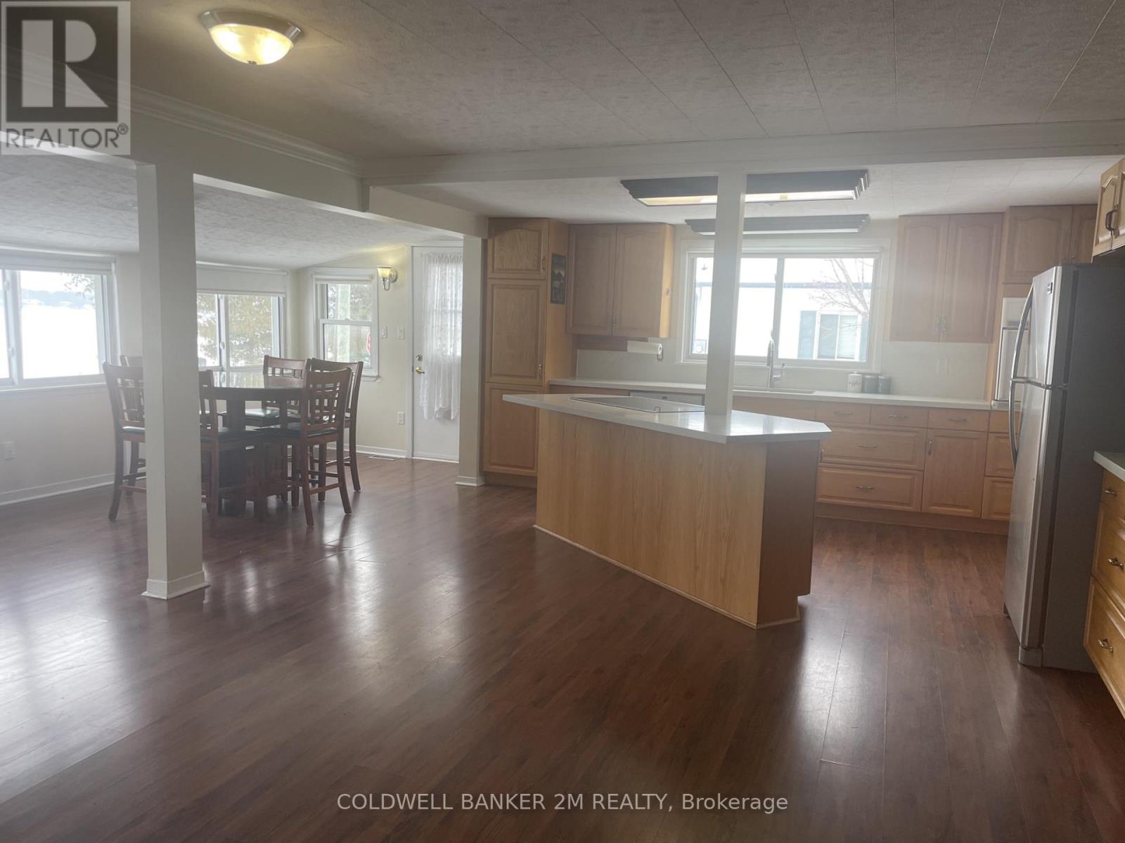 143 Hazel Street, Kawartha Lakes, Ontario K0M 1L0 - Photo 4 - X12680786