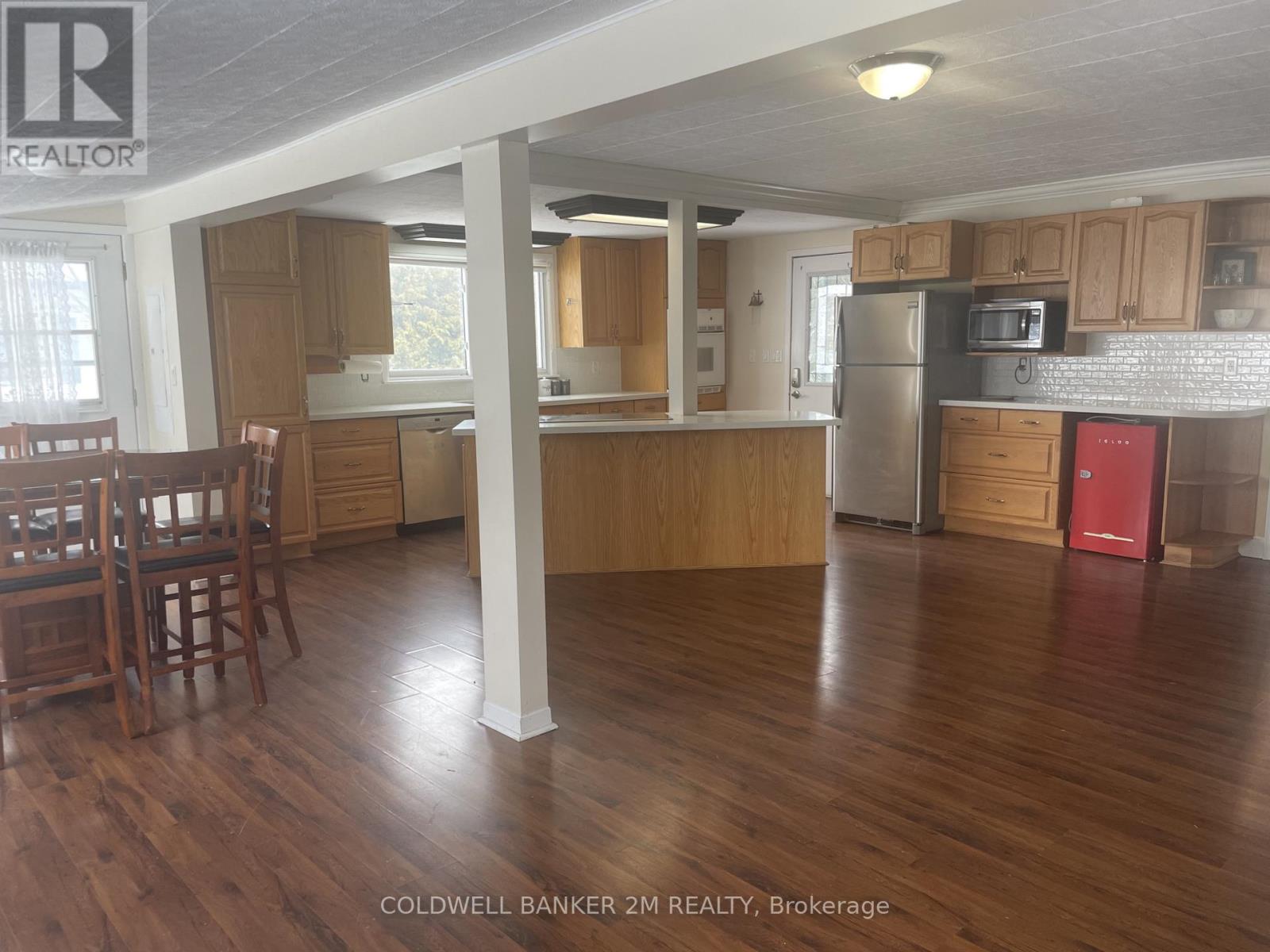 143 Hazel Street, Kawartha Lakes, Ontario K0M 1L0 - Photo 5 - X12680786