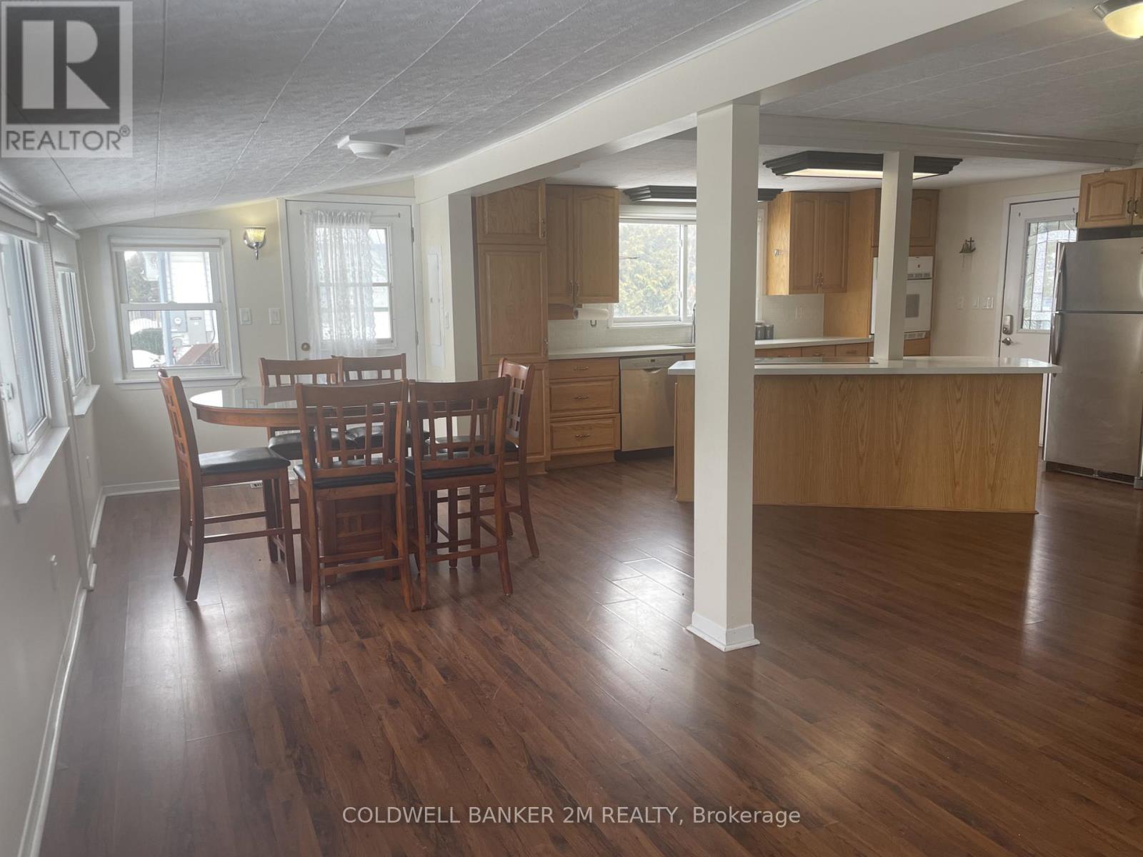 143 Hazel Street, Kawartha Lakes, Ontario K0M 1L0 - Photo 6 - X12680786