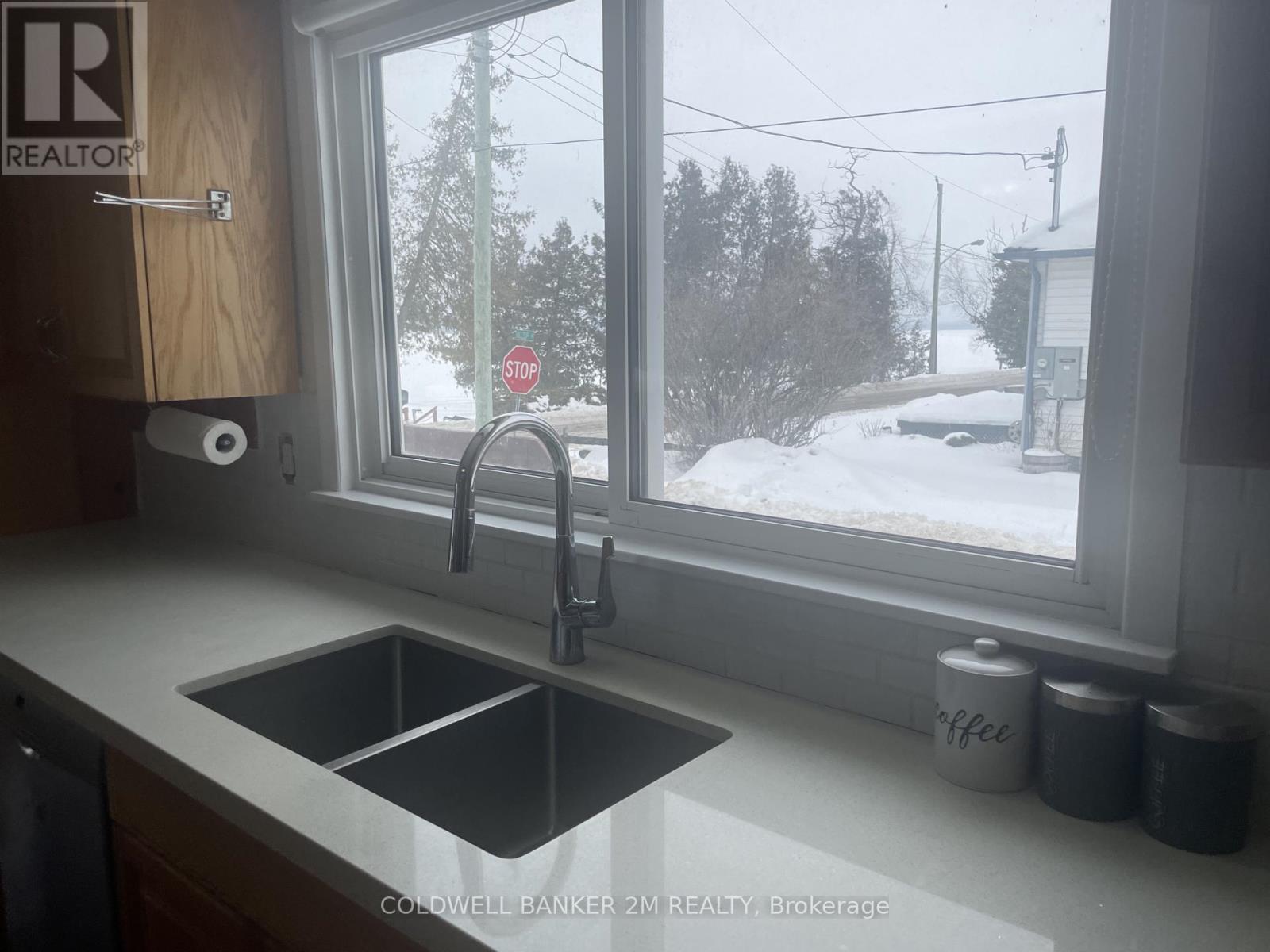 143 Hazel Street, Kawartha Lakes, Ontario K0M 1L0 - Photo 8 - X12680786