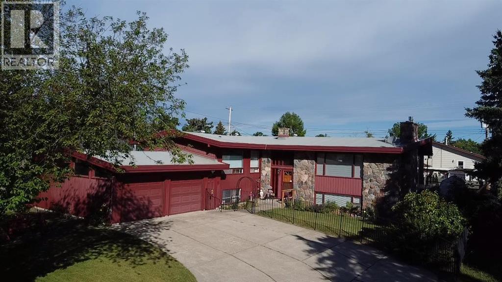 220 3 Street S, Vulcan, Alberta  T0L 2B0 - Photo 1 - A2257239