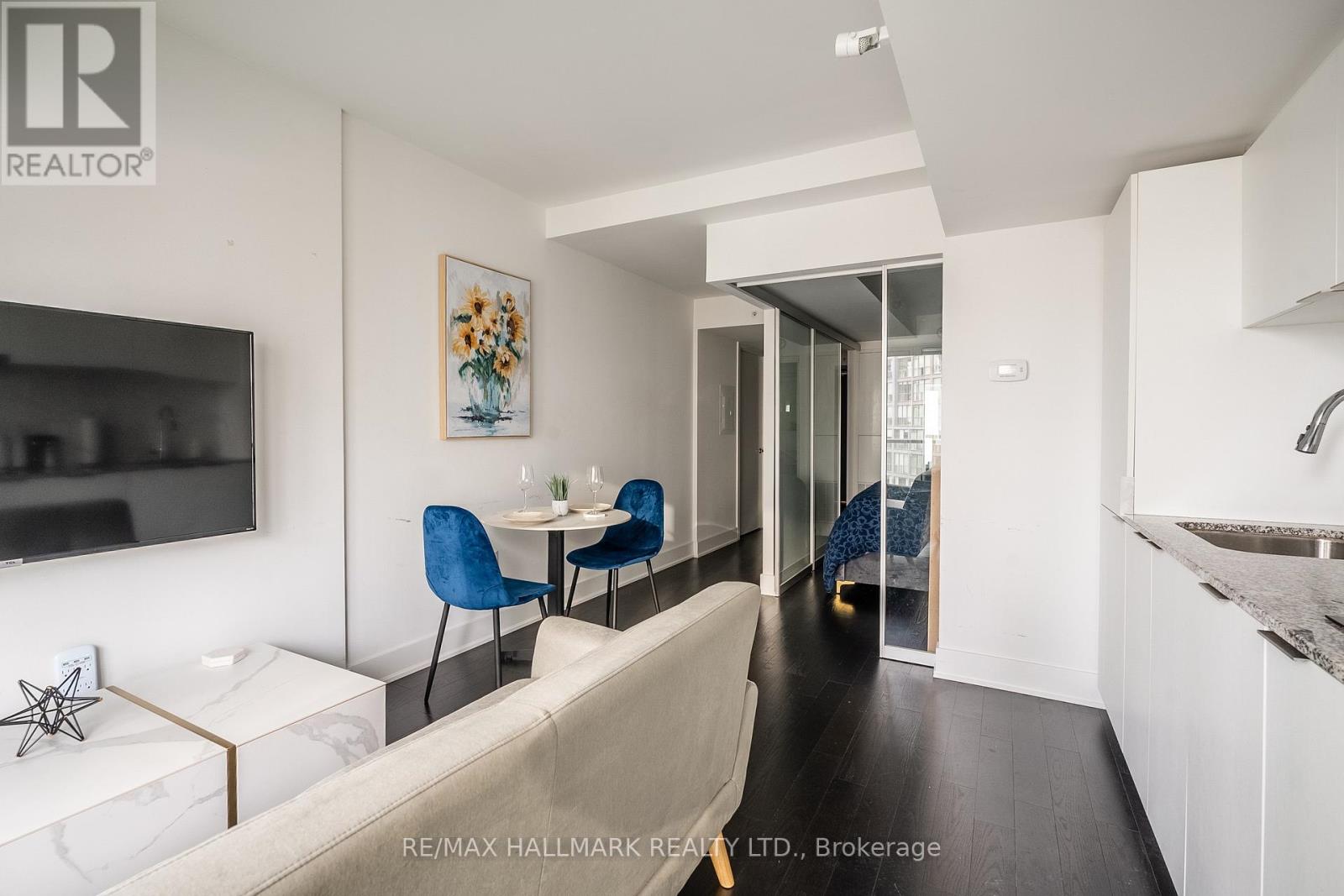 #1302 - 955 Bay Street, Toronto, Ontario  M5S 2A2 - Photo 4 - C12680664