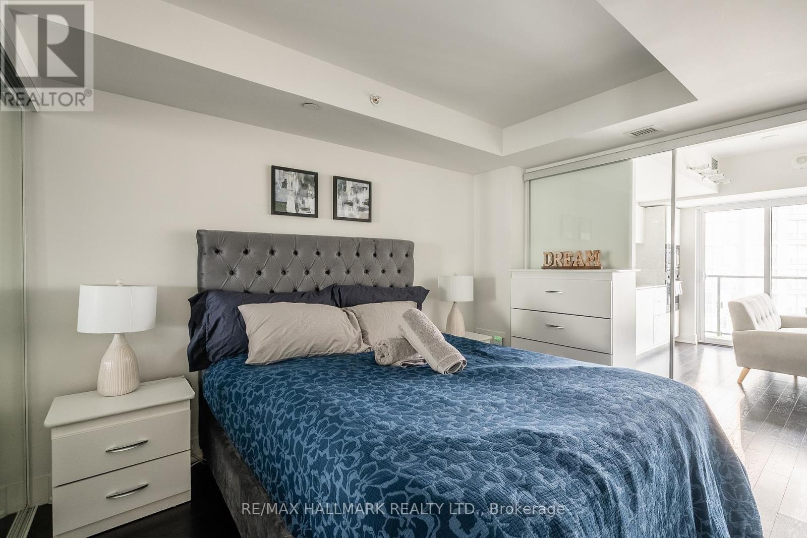 #1302 - 955 Bay Street, Toronto, Ontario  M5S 2A2 - Photo 8 - C12680664