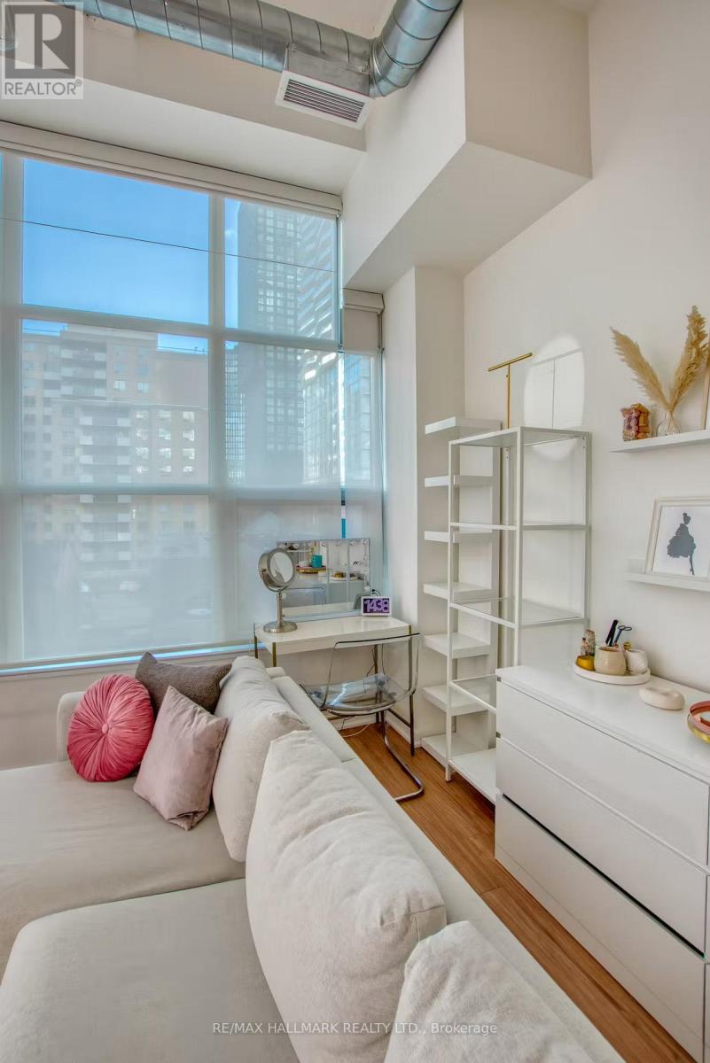 303 - 135 Dalhousie Street, Toronto, Ontario  M5B 2S1 - Photo 4 - C12680810