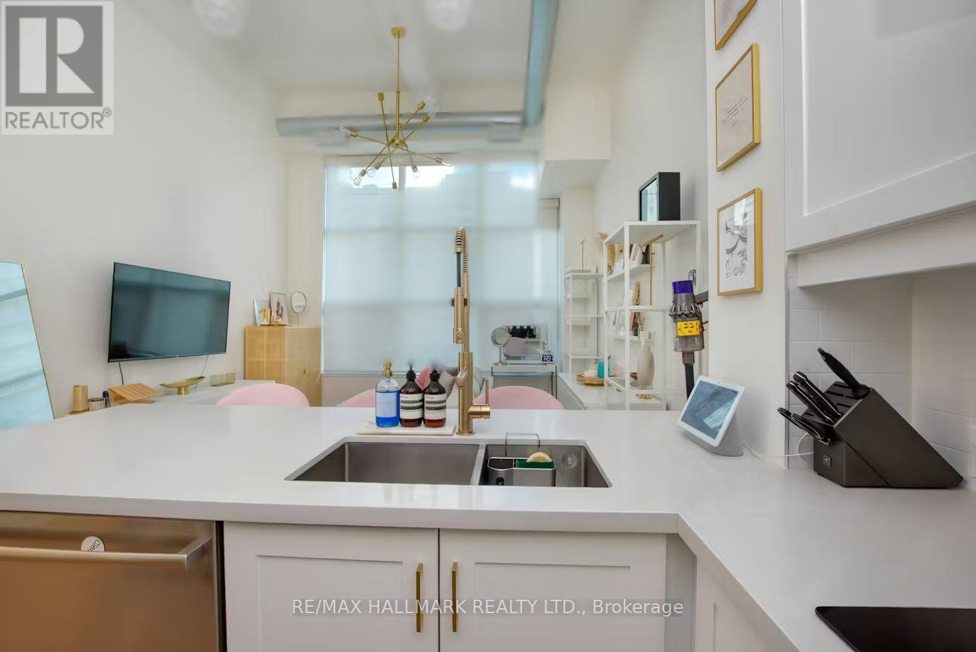 303 - 135 Dalhousie Street, Toronto, Ontario  M5B 2S1 - Photo 9 - C12680810