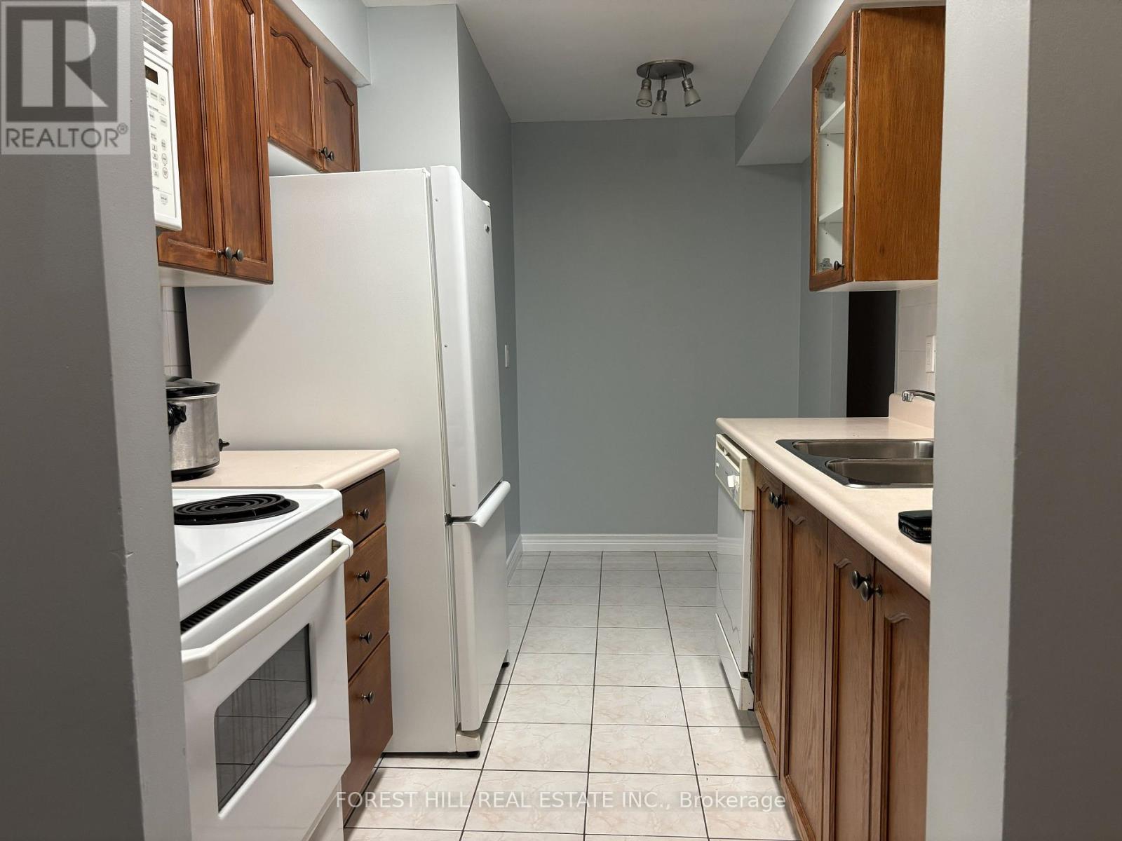 506 - 88 Grandview Way, Toronto, Ontario  M2N 6V6 - Photo 5 - C12680820