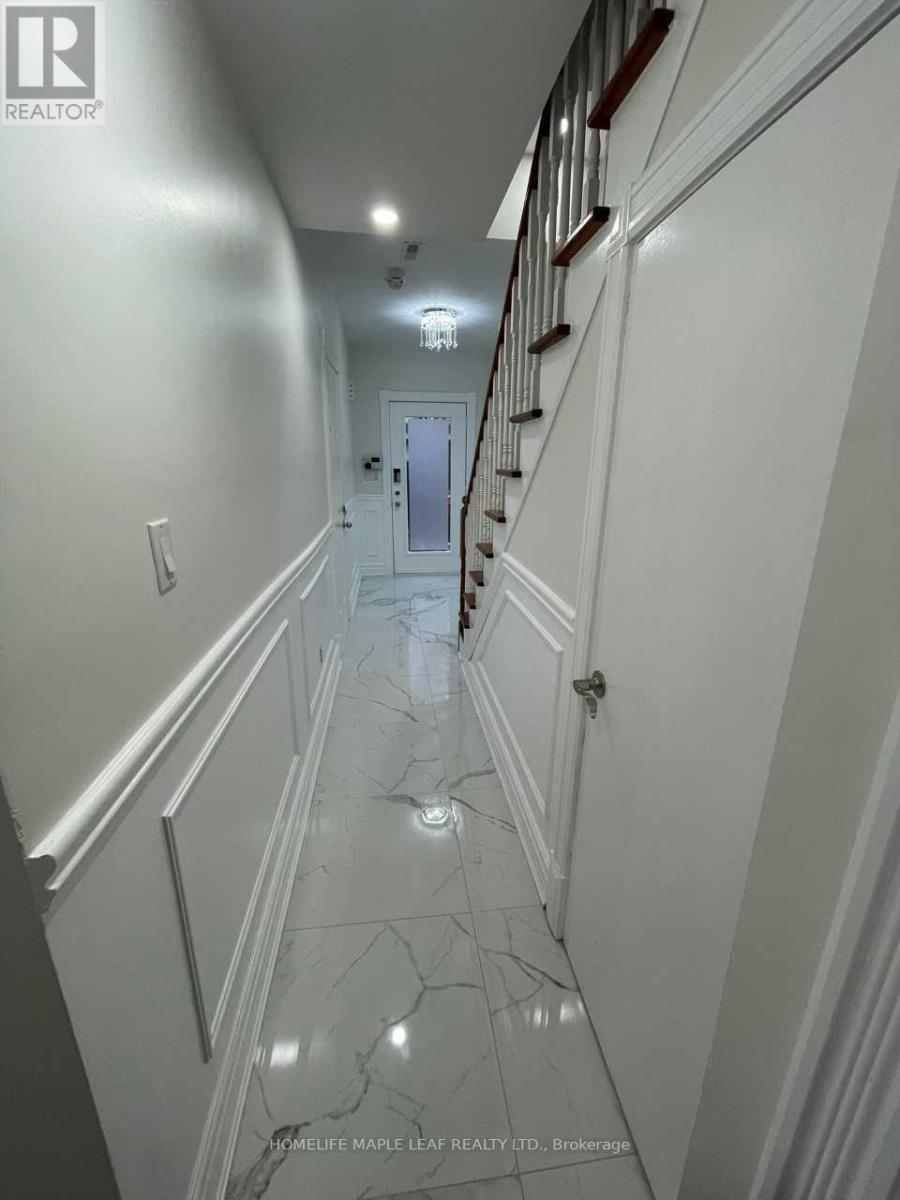 7 Annex Lane, Toronto, Ontario  M5R 3V2 - Photo 4 - C12680878