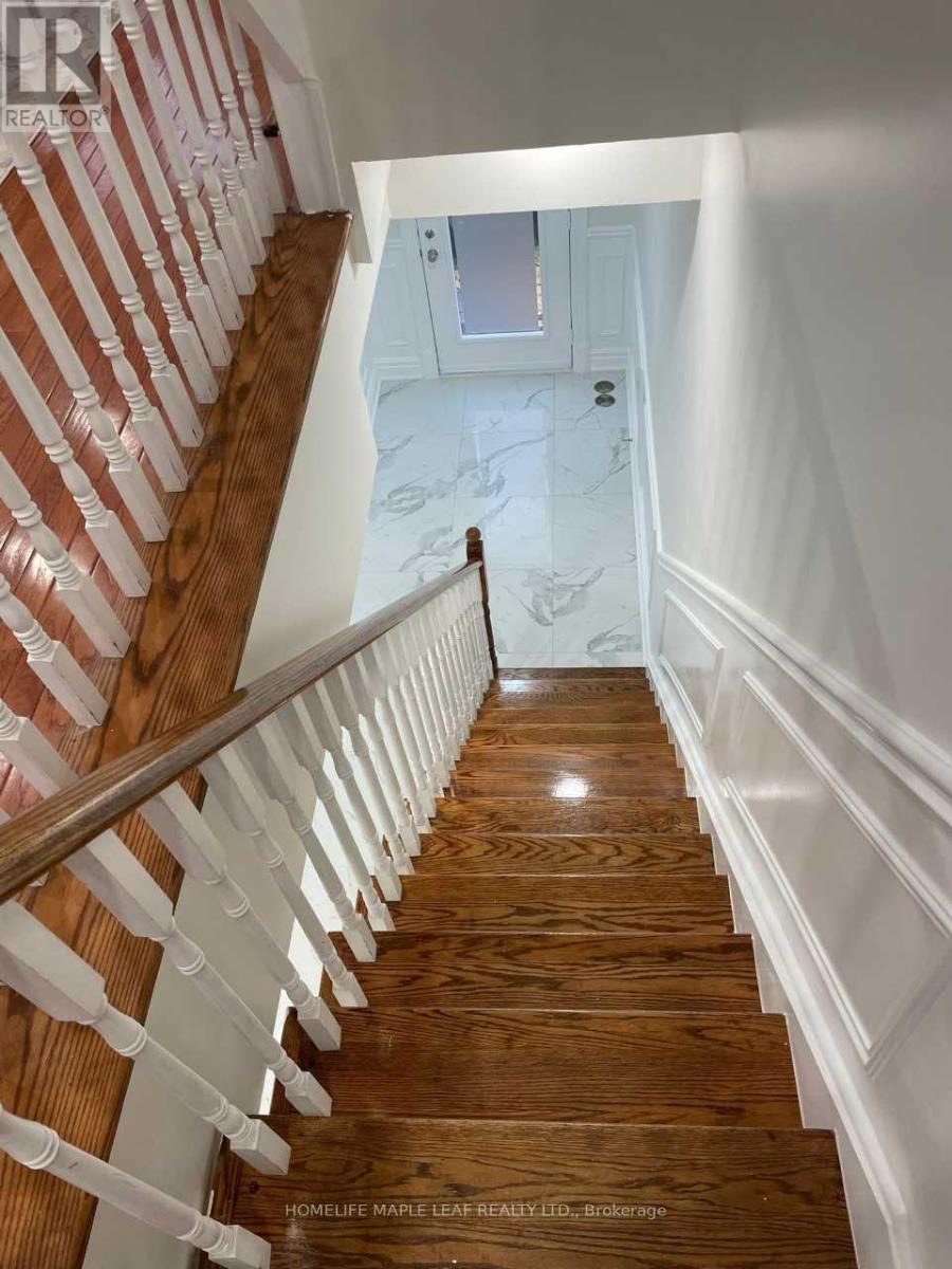 7 Annex Lane, Toronto, Ontario  M5R 3V2 - Photo 9 - C12680878