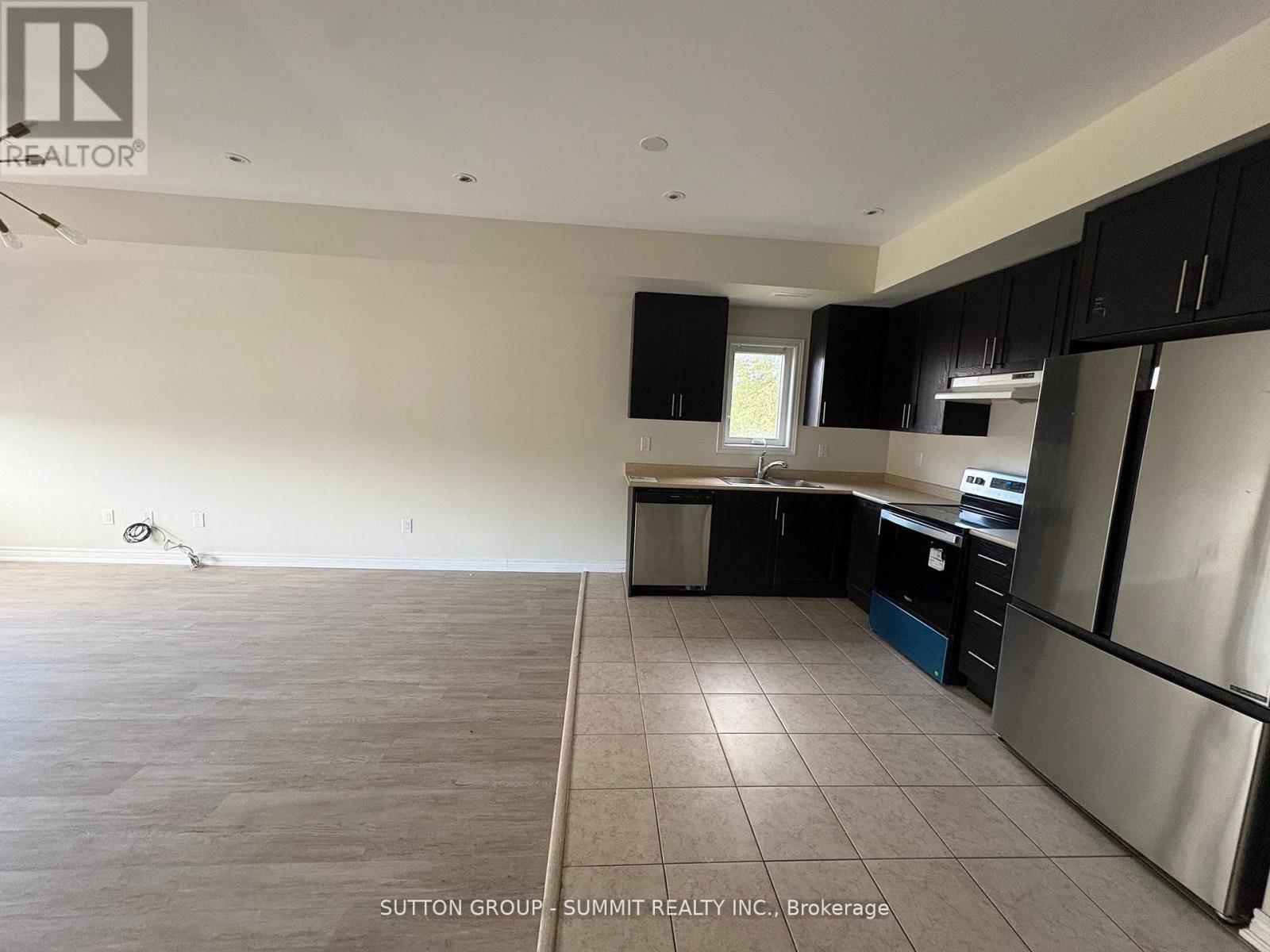 2nd Floor - 293 Olive Avenue, Oshawa, Ontario  L1H 2P5 - Photo 5 - E12680802