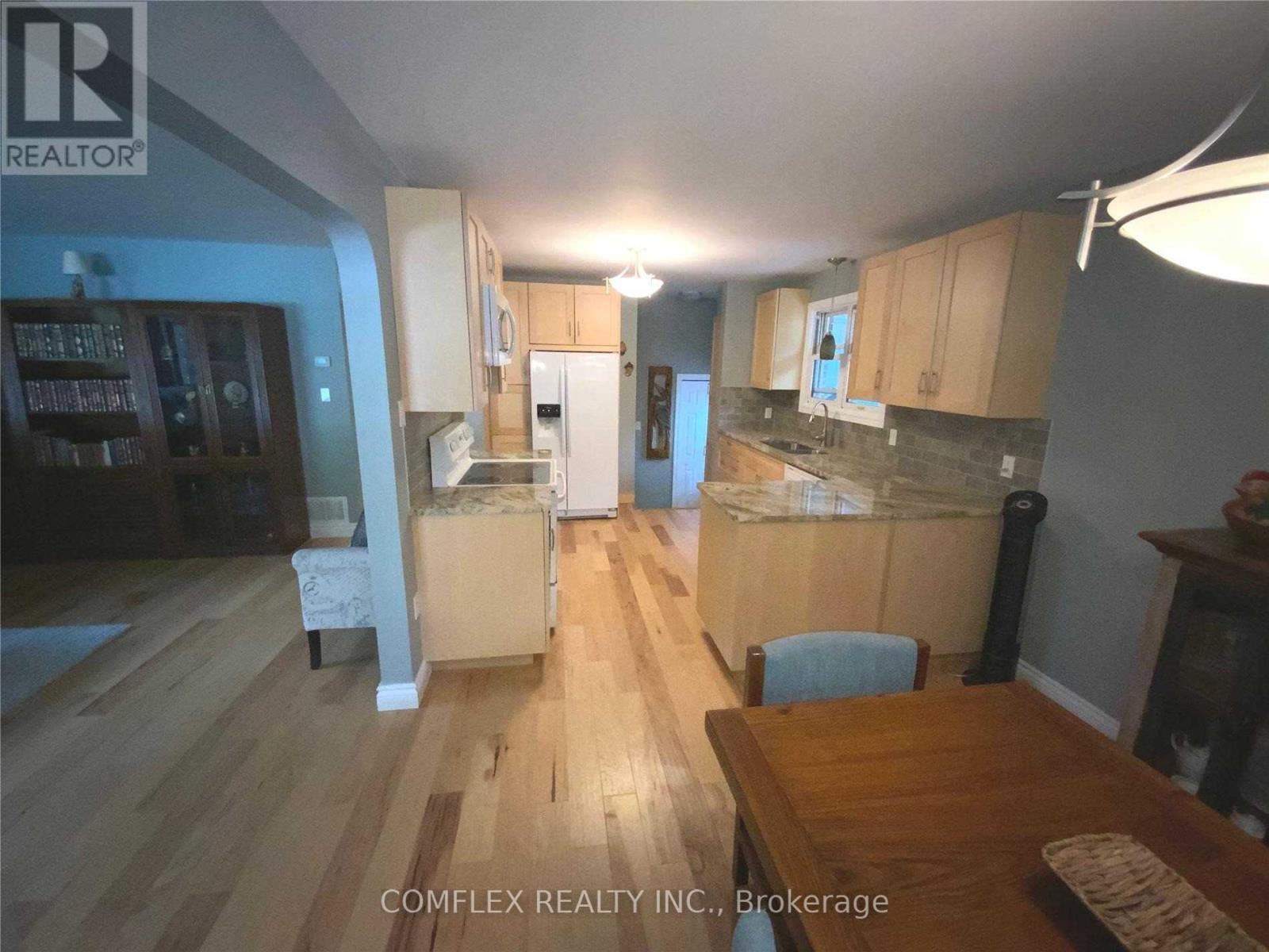 Upper - 40 Bascom Street, Uxbridge, Ontario  L9P 1J3 - Photo 4 - N12680620