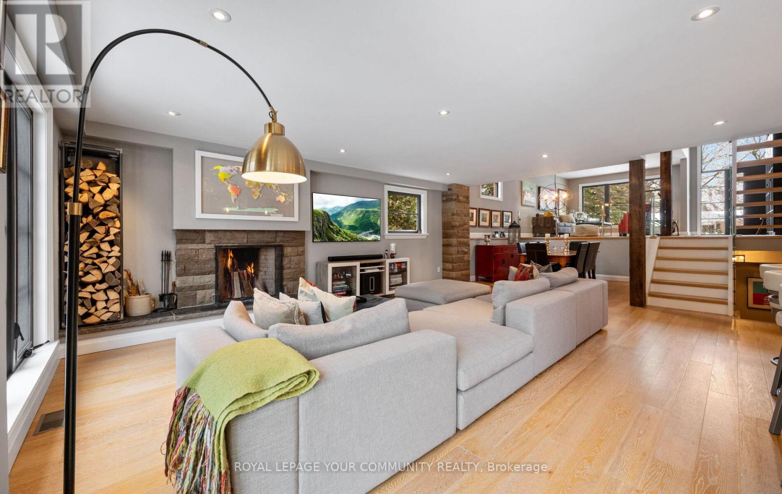 12 Glenview Drive, Aurora, Ontario  L4G 2G8 - Photo 11 - N12680842