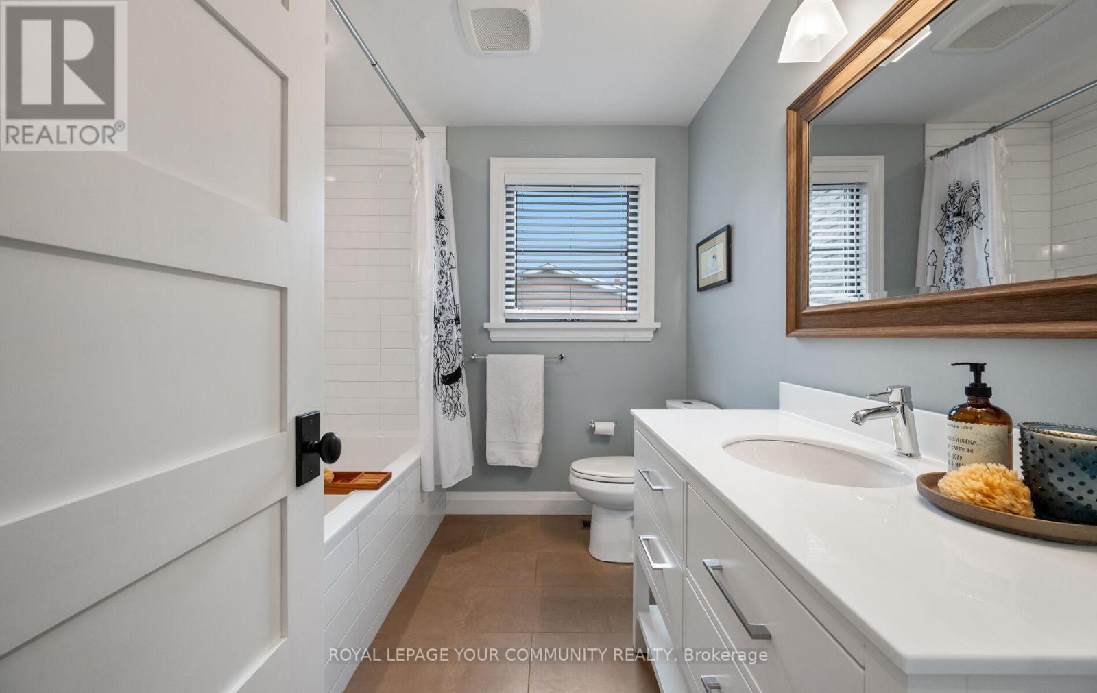 12 Glenview Drive, Aurora, Ontario  L4G 2G8 - Photo 26 - N12680842