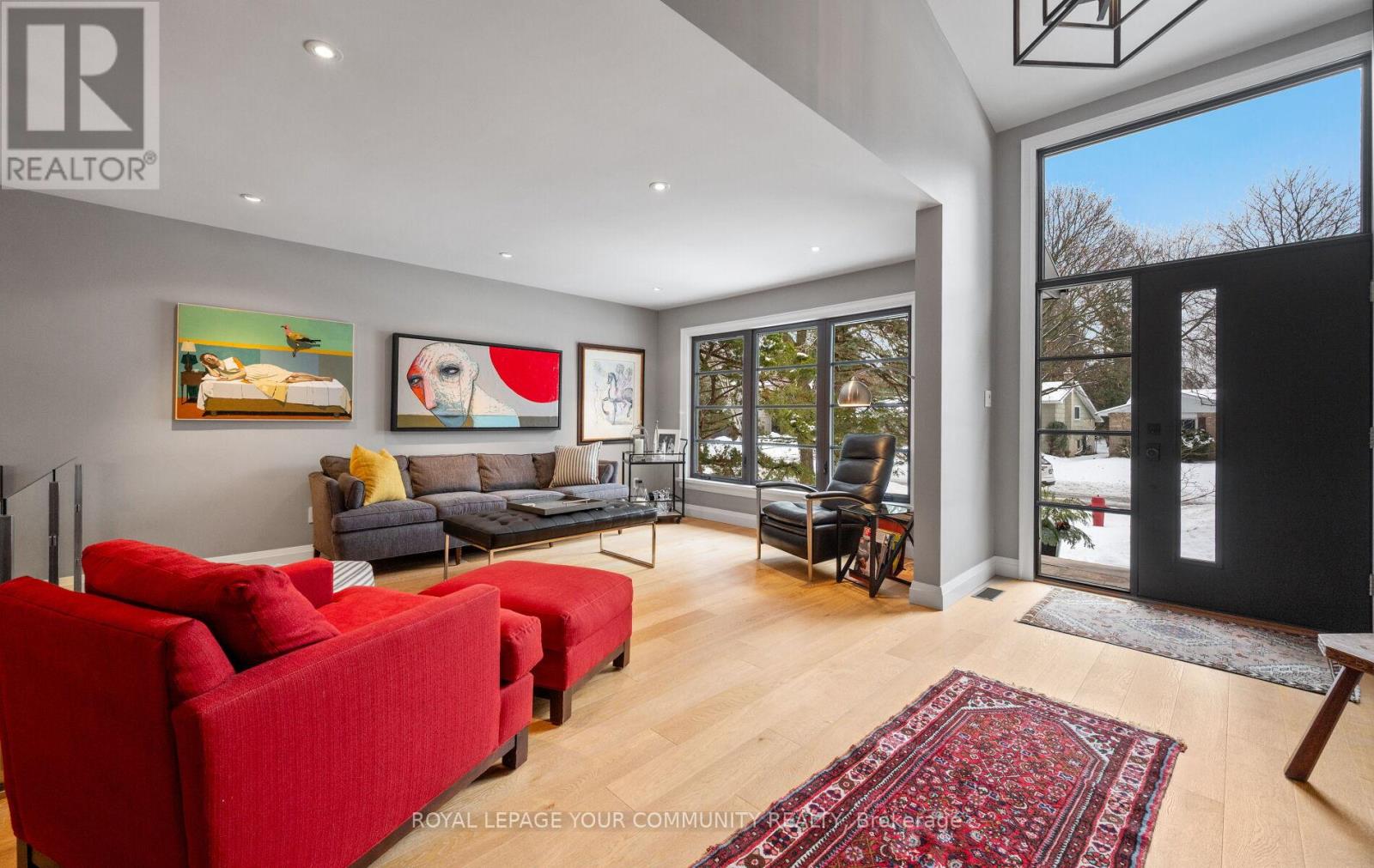 12 Glenview Drive, Aurora, Ontario  L4G 2G8 - Photo 4 - N12680842