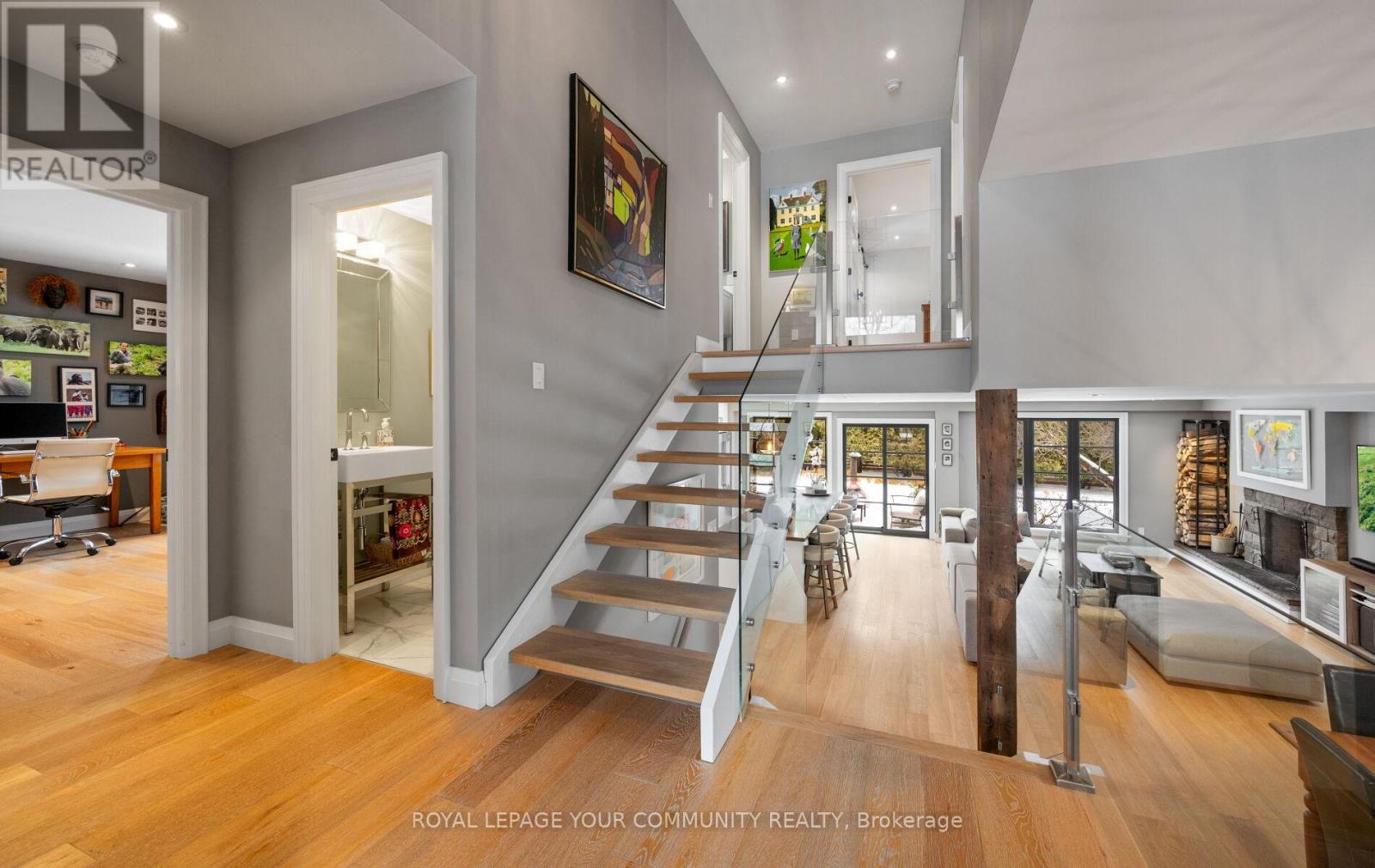 12 Glenview Drive, Aurora, Ontario  L4G 2G8 - Photo 6 - N12680842