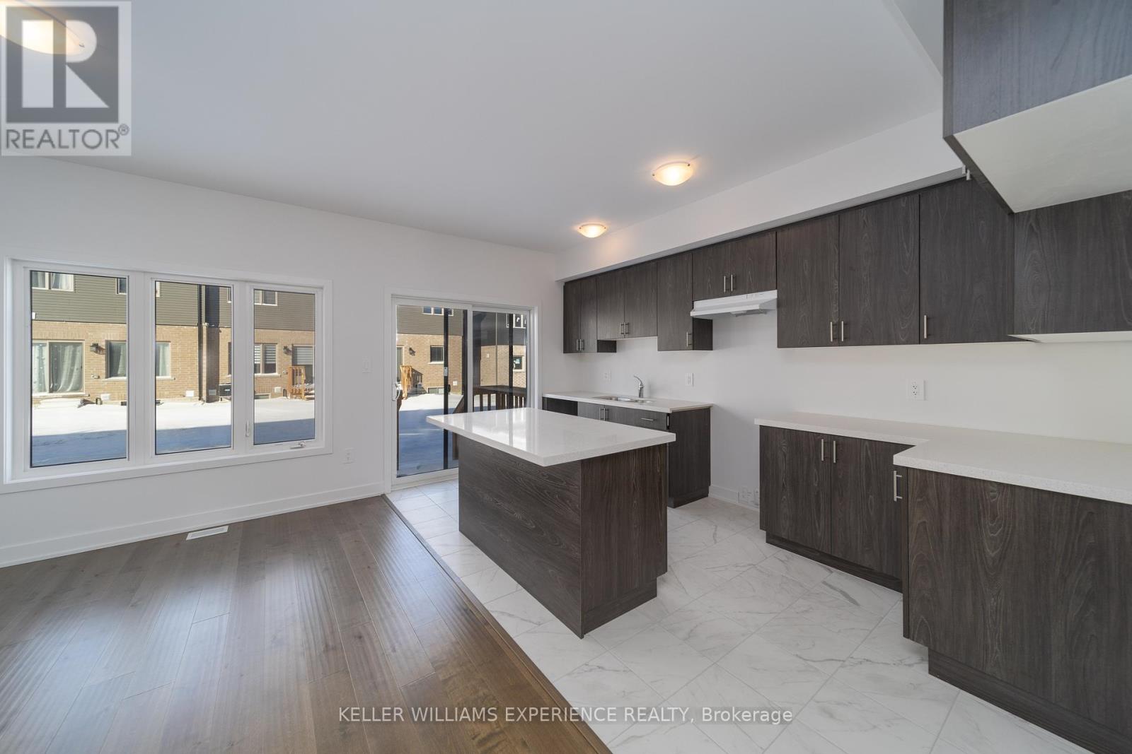 23 Evergreen Terrace, Barrie (Painswick South), Ontario  L4N 6K7 - Photo 3 - S12680682