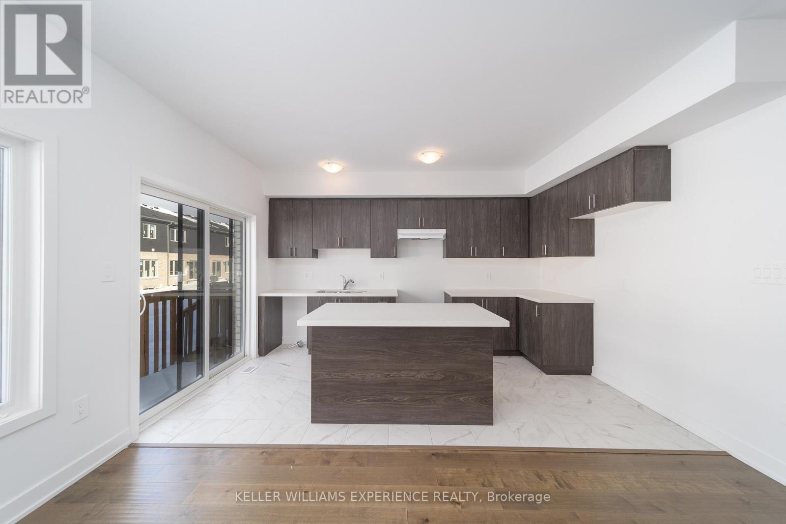 23 Evergreen Terrace, Barrie (Painswick South), Ontario  L4N 6K7 - Photo 5 - S12680682