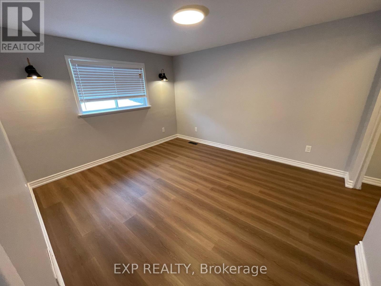 7 Burbank Pl (Main) Place, Barrie (Wellington), Ontario  L4M 2S8 - Photo 15 - S12680698