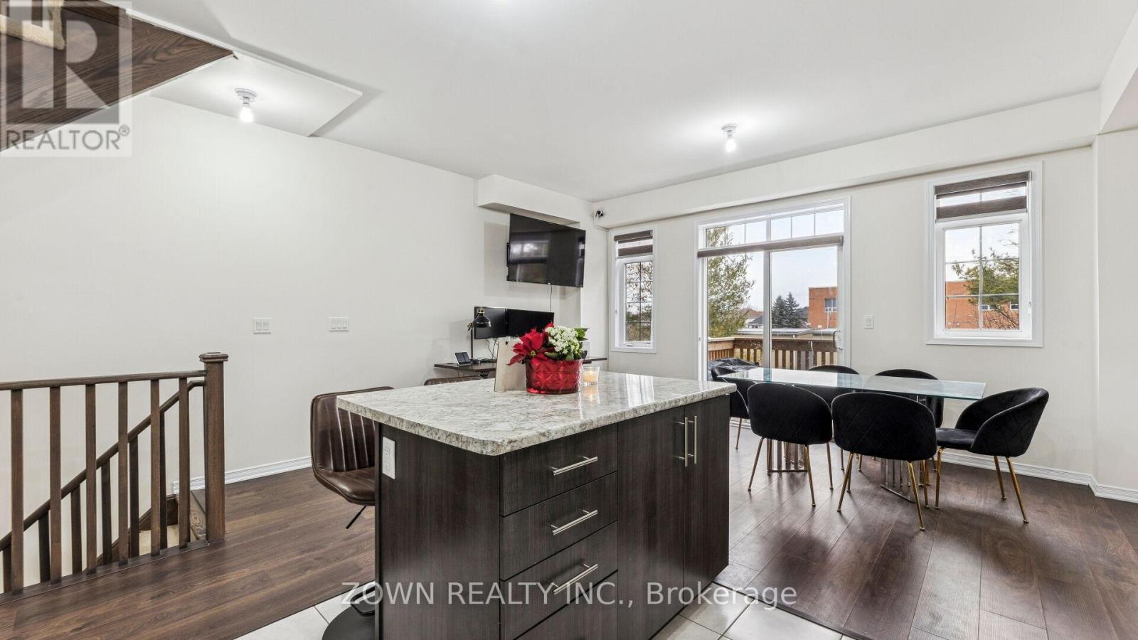 31 Healthcote Lane, Ajax, Ontario  L1Z 1V0 - Photo 10 - E12680424