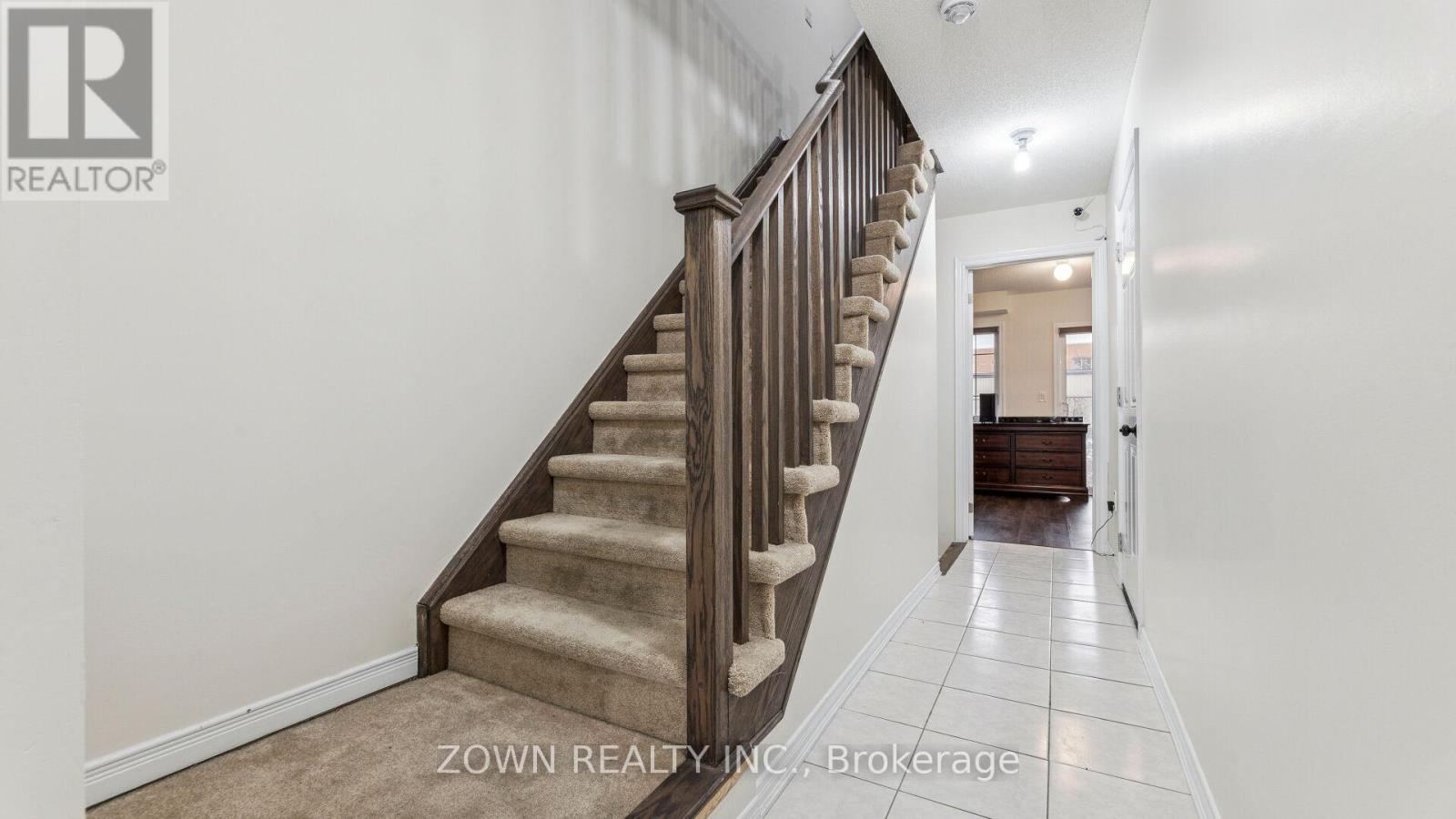 31 Healthcote Lane, Ajax, Ontario  L1Z 1V0 - Photo 4 - E12680424