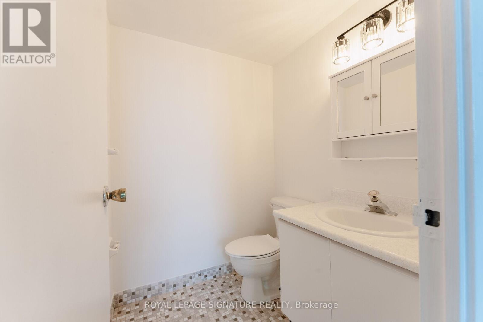 2011 - 85 Emmett Avenue, Toronto, Ontario  M6M 5A2 - Photo 12 - W12680610