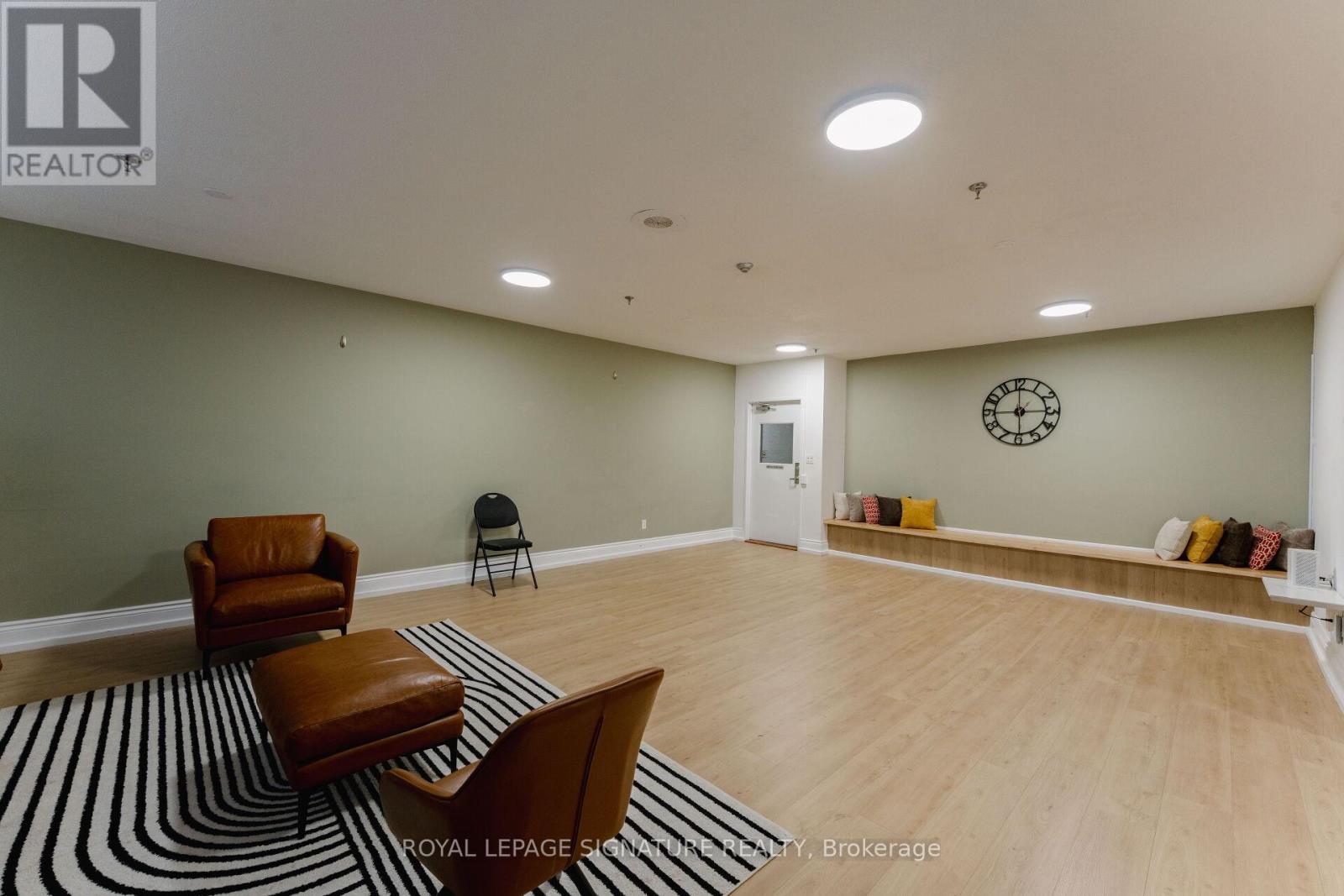 2011 - 85 Emmett Avenue, Toronto, Ontario  M6M 5A2 - Photo 24 - W12680610