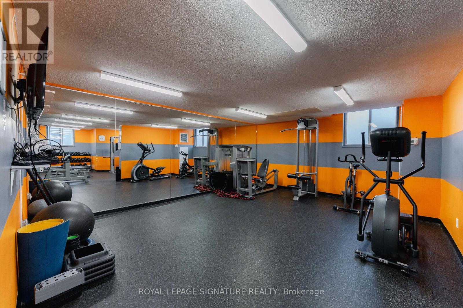 2011 - 85 Emmett Avenue, Toronto, Ontario  M6M 5A2 - Photo 28 - W12680610