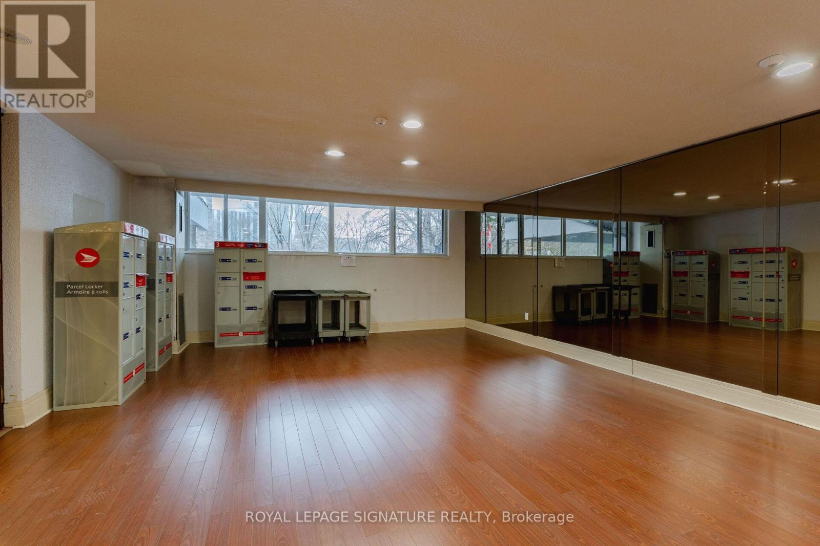 2011 - 85 Emmett Avenue, Toronto, Ontario  M6M 5A2 - Photo 32 - W12680610