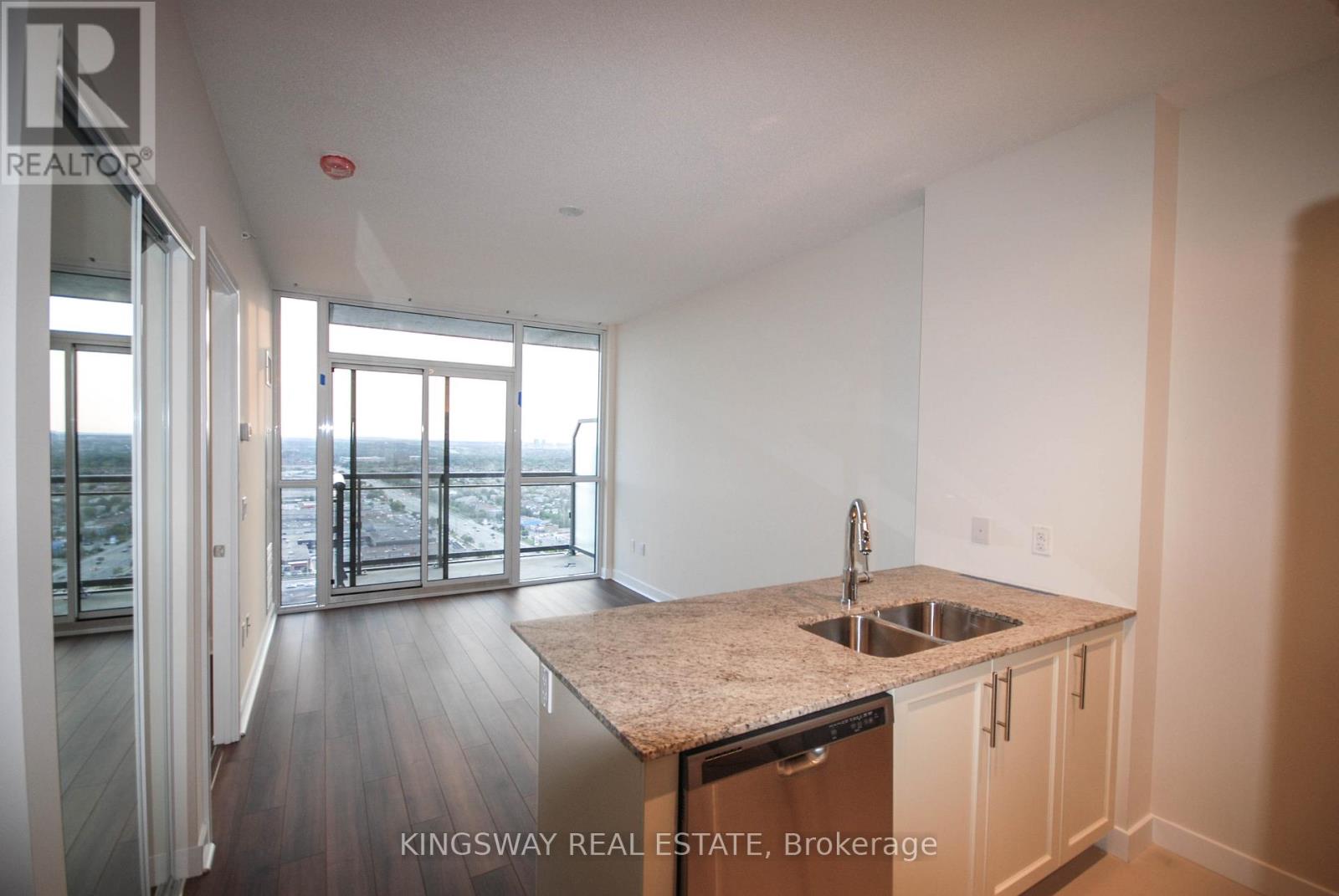 2605 - 3975 Grank Park Drive, Mississauga, Ontario  L5B 0K4 - Photo 4 - W12680656