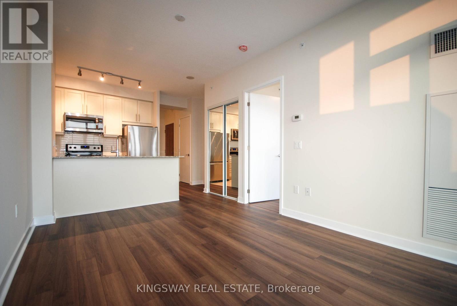 2605 - 3975 Grank Park Drive, Mississauga, Ontario  L5B 0K4 - Photo 5 - W12680656