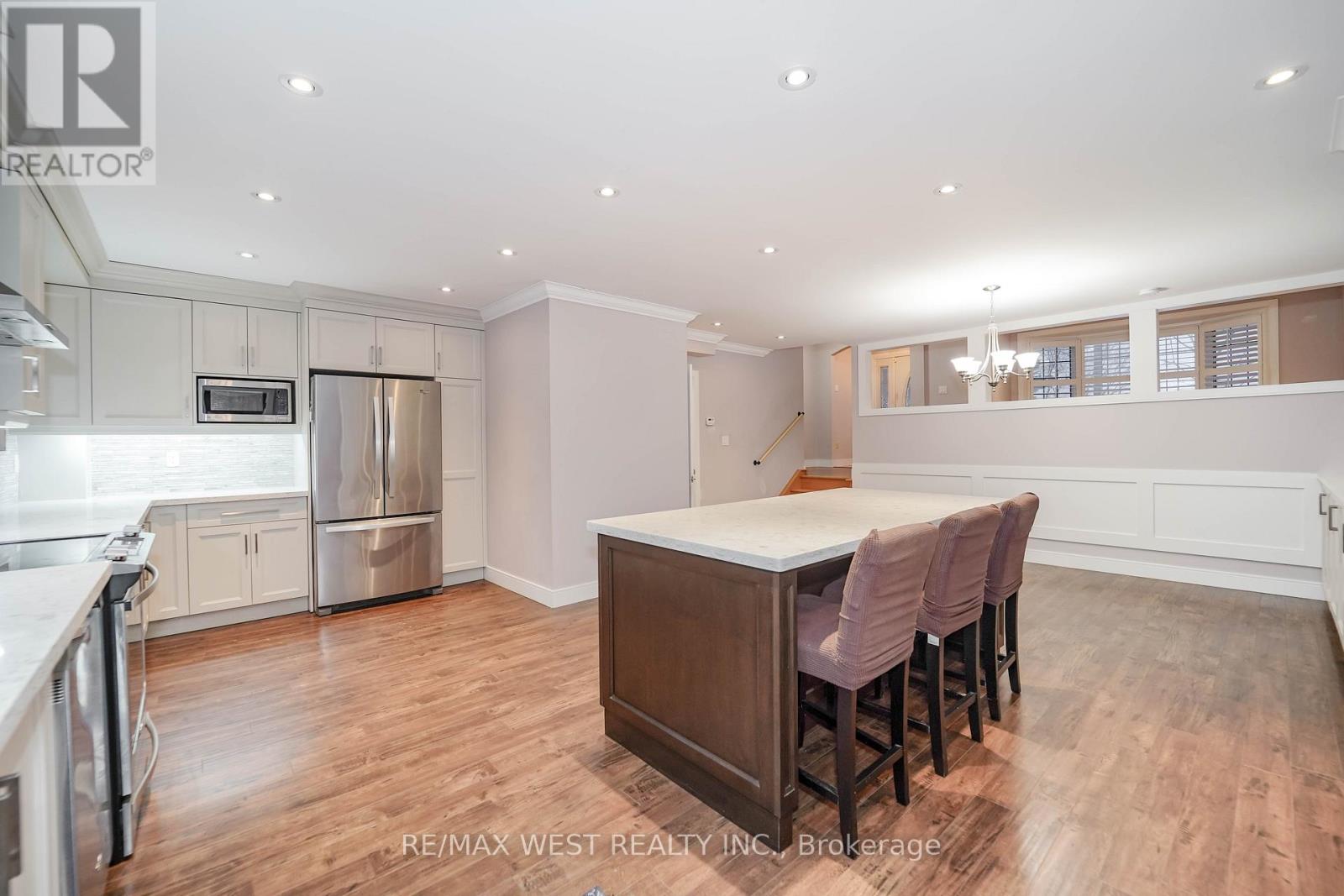 43 Dunsany Crescent, Toronto, Ontario  M9R 3W7 - Photo 4 - W12680668