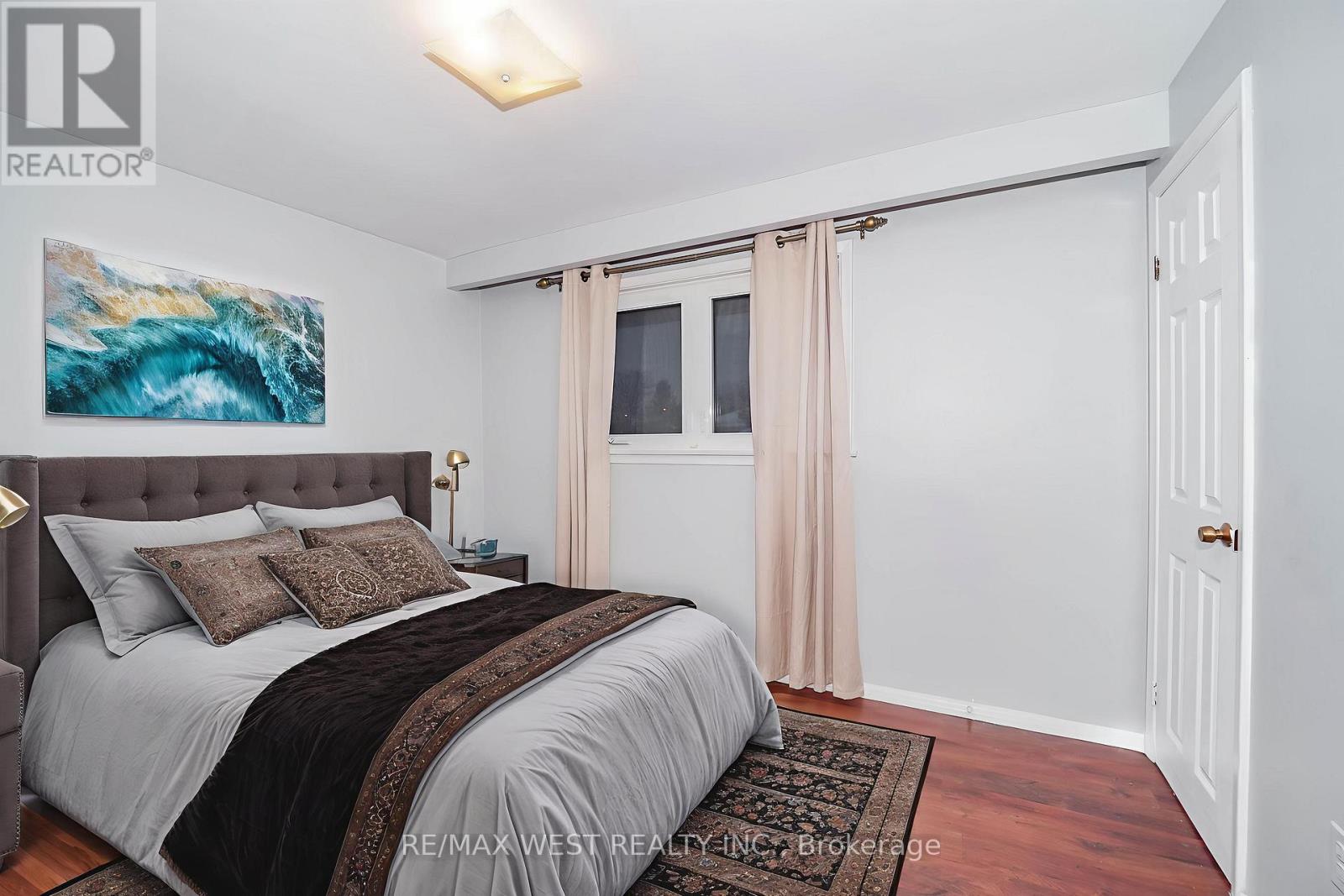 43 Dunsany Crescent, Toronto, Ontario  M9R 3W7 - Photo 6 - W12680668