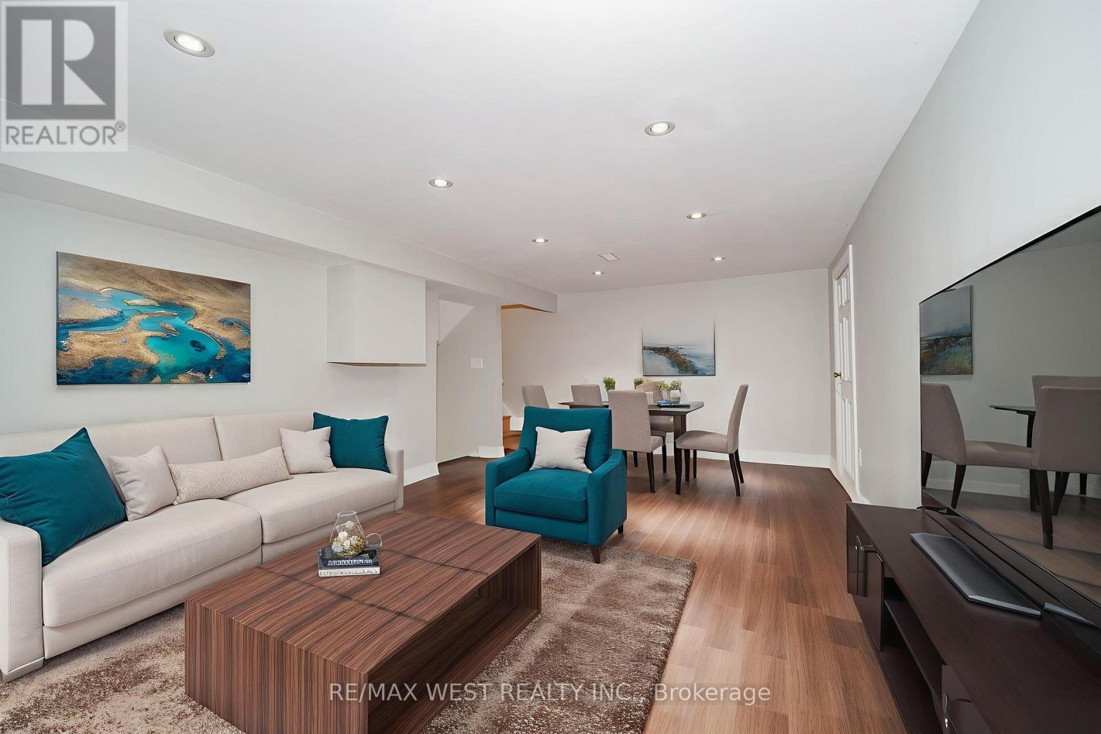 43 Dunsany Crescent, Toronto, Ontario  M9R 3W7 - Photo 8 - W12680668