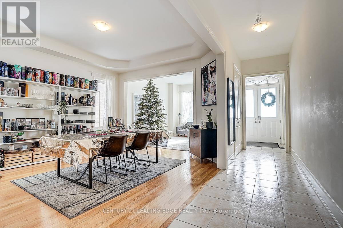 455 Threshing Mill Boulevard, Oakville, Ontario  L6H 0T4 - Photo 4 - W12680670