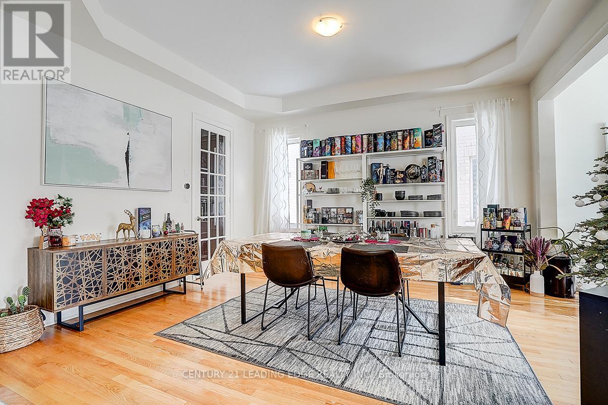 455 Threshing Mill Boulevard, Oakville, Ontario  L6H 0T4 - Photo 7 - W12680670