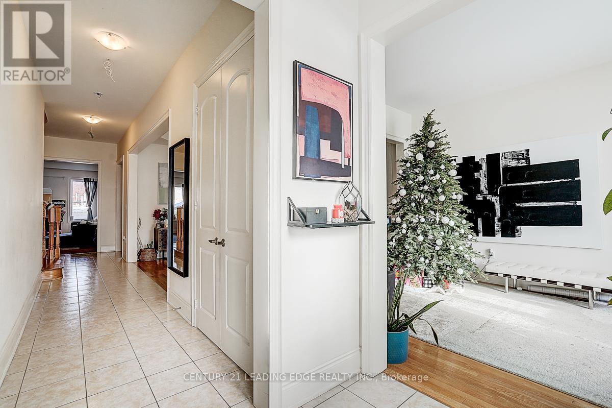 455 Threshing Mill Boulevard, Oakville, Ontario  L6H 0T4 - Photo 8 - W12680670