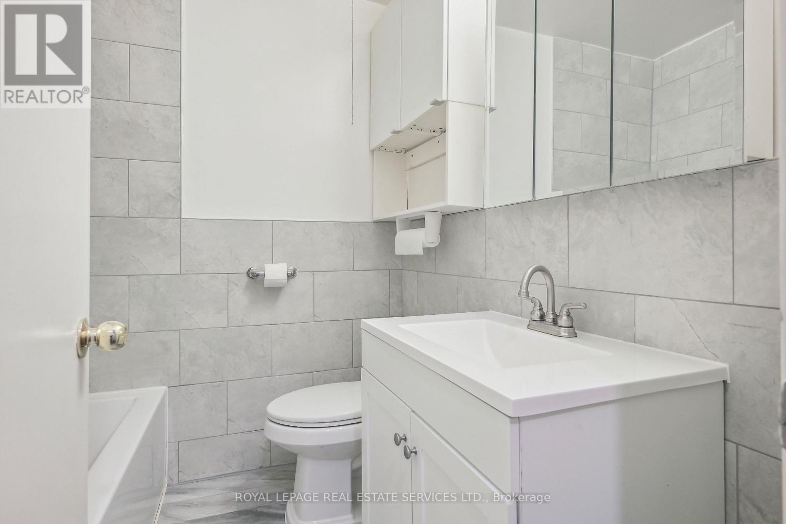 1 - 18 Thirty Third Street, Toronto, Ontario  M8W 3G9 - Photo 15 - W12680690