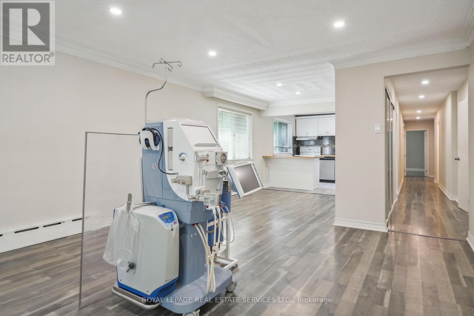 1 - 18 Thirty Third Street, Toronto, Ontario  M8W 3G9 - Photo 8 - W12680690