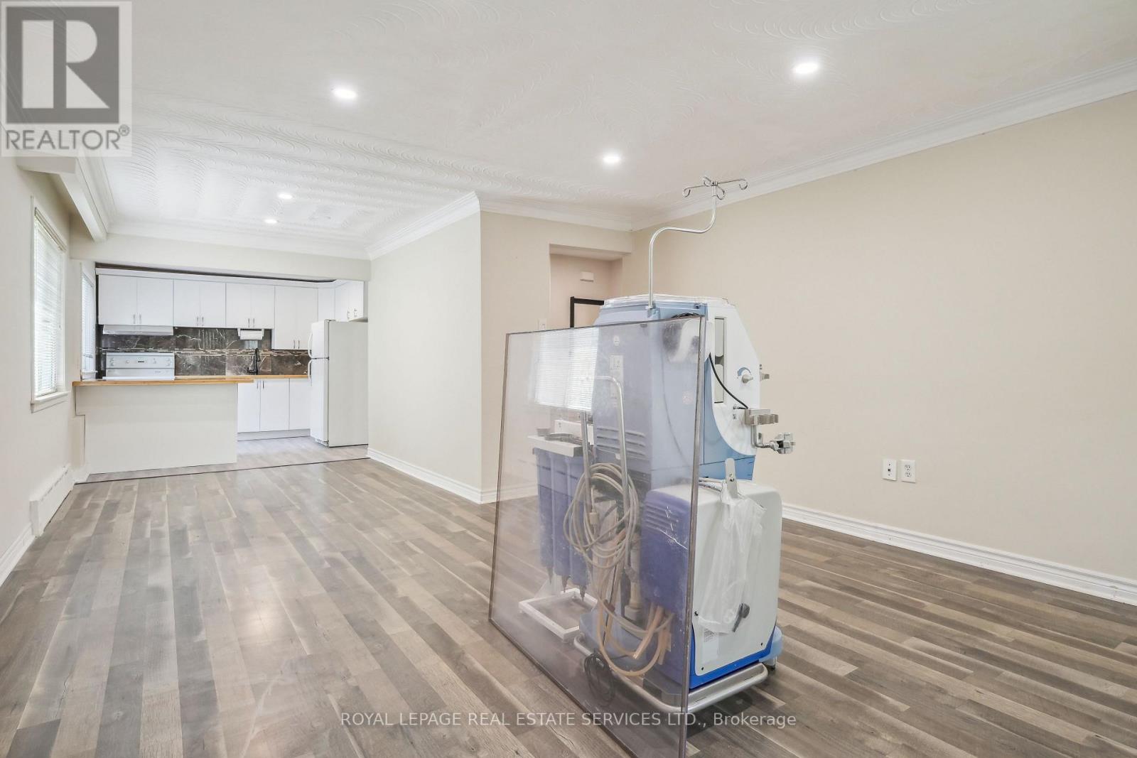 1 - 18 Thirty Third Street, Toronto, Ontario  M8W 3G9 - Photo 9 - W12680690