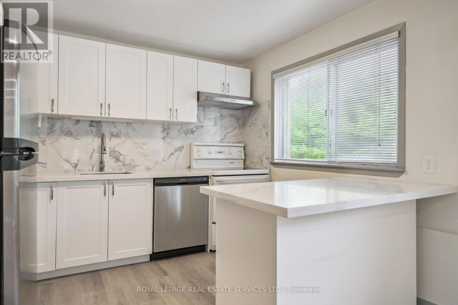 2 - 18 Thirty Third Street, Toronto, Ontario  M8W 3G9 - Photo 13 - W12680692