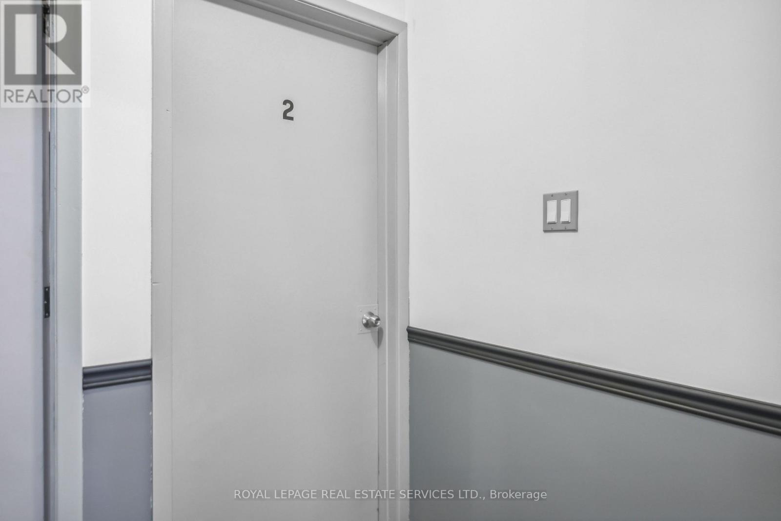 2 - 18 Thirty Third Street, Toronto, Ontario  M8W 3G9 - Photo 5 - W12680692