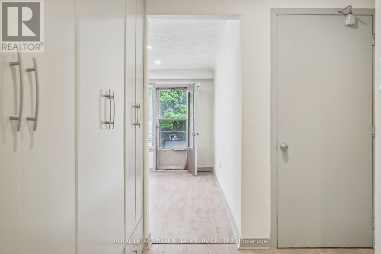 2 - 18 Thirty Third Street, Toronto, Ontario  M8W 3G9 - Photo 6 - W12680692