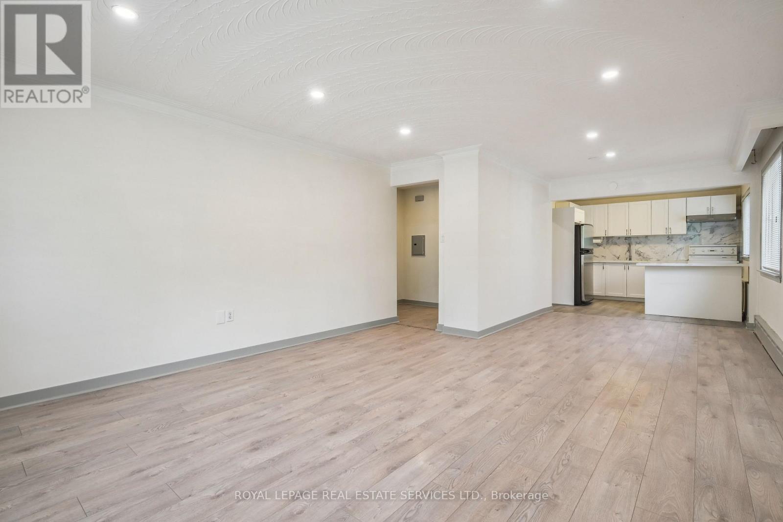 2 - 18 Thirty Third Street, Toronto, Ontario  M8W 3G9 - Photo 9 - W12680692