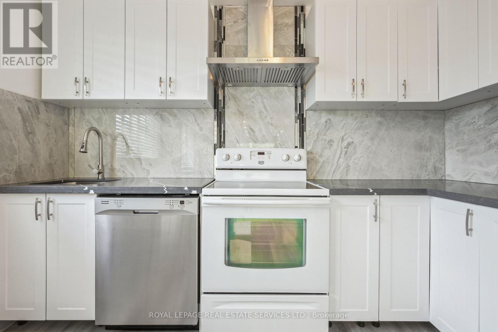 3 - 18 Thirty Third Street, Toronto, Ontario  M8W 3G9 - Photo 15 - W12680694