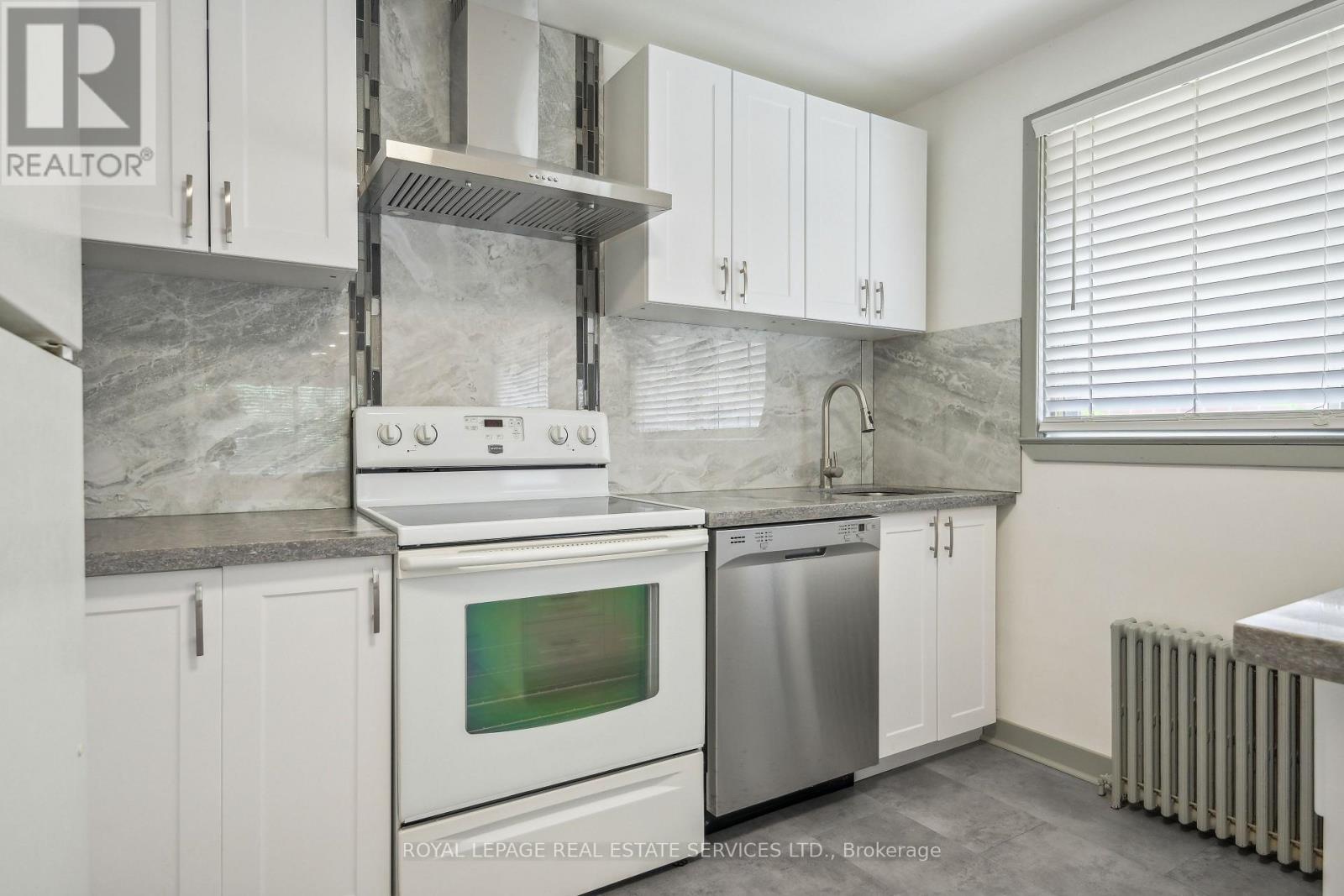 4 - 18 Thirty Third Street, Toronto, Ontario  M8W 3G9 - Photo 16 - W12680696