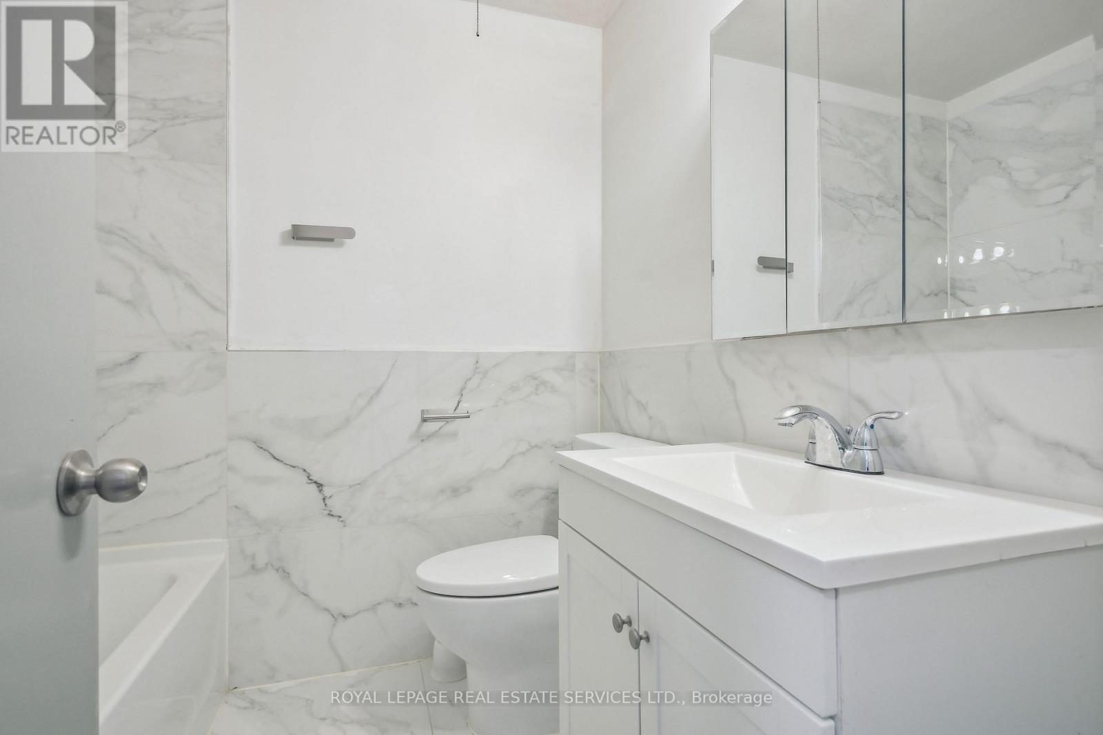 4 - 18 Thirty Third Street, Toronto, Ontario  M8W 3G9 - Photo 19 - W12680696