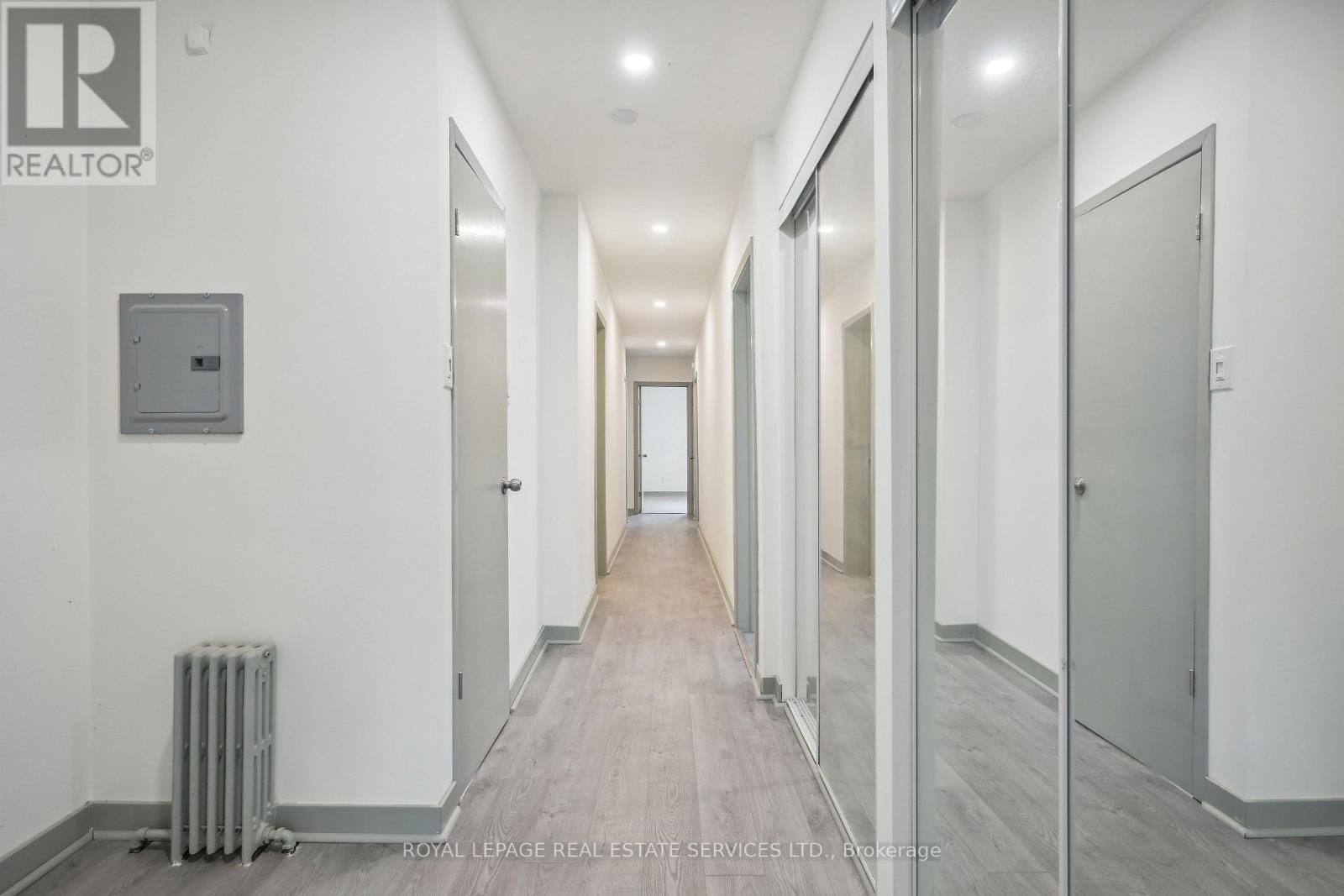 4 - 18 Thirty Third Street, Toronto, Ontario  M8W 3G9 - Photo 7 - W12680696