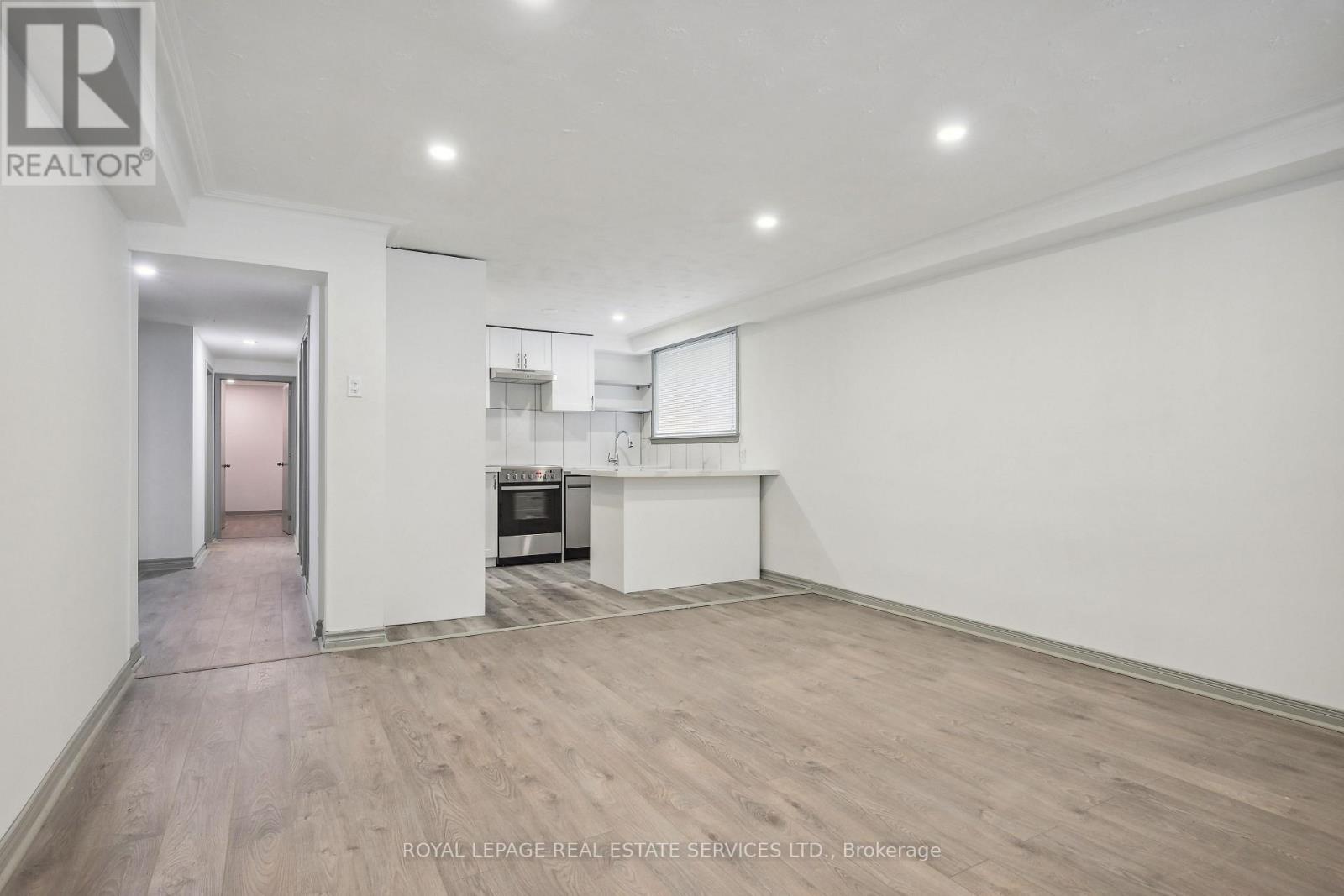 5 - 18 Thirty Third Street, Toronto, Ontario  M8W 3G9 - Photo 7 - W12680710