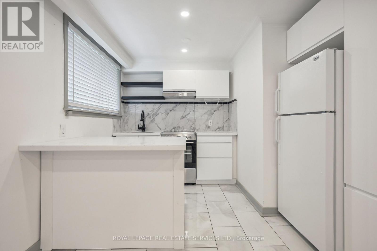 6 - 18 Thirty Third Street, Toronto, Ontario  M8W 3G9 - Photo 11 - W12680712